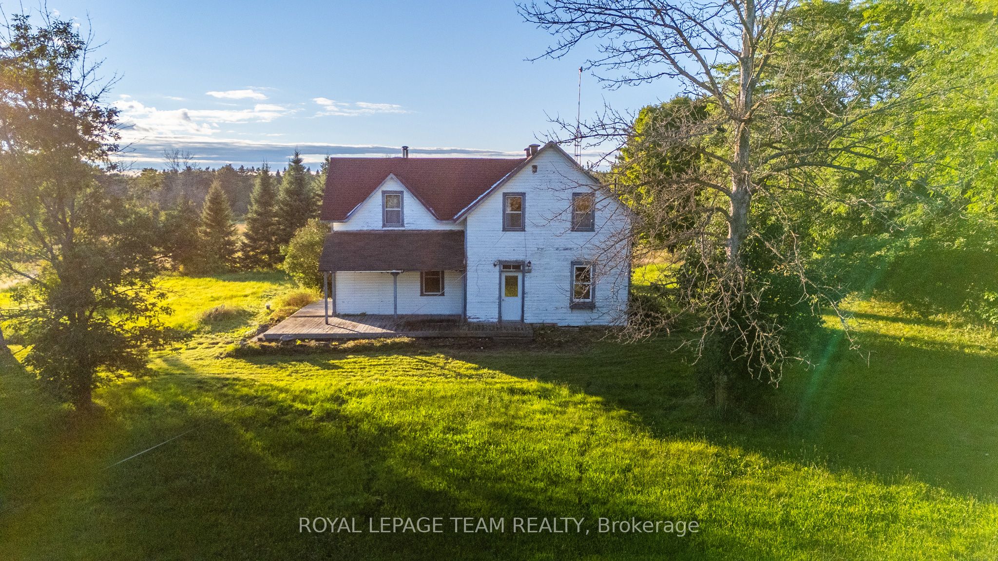 1102 Perth Road N Property Photo 12
