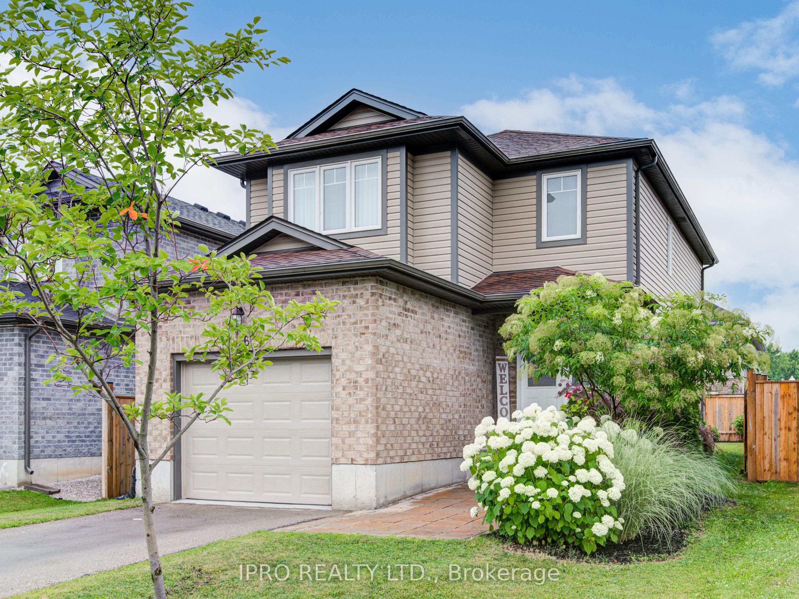 66 Yvonne Crescent Property Photo 1