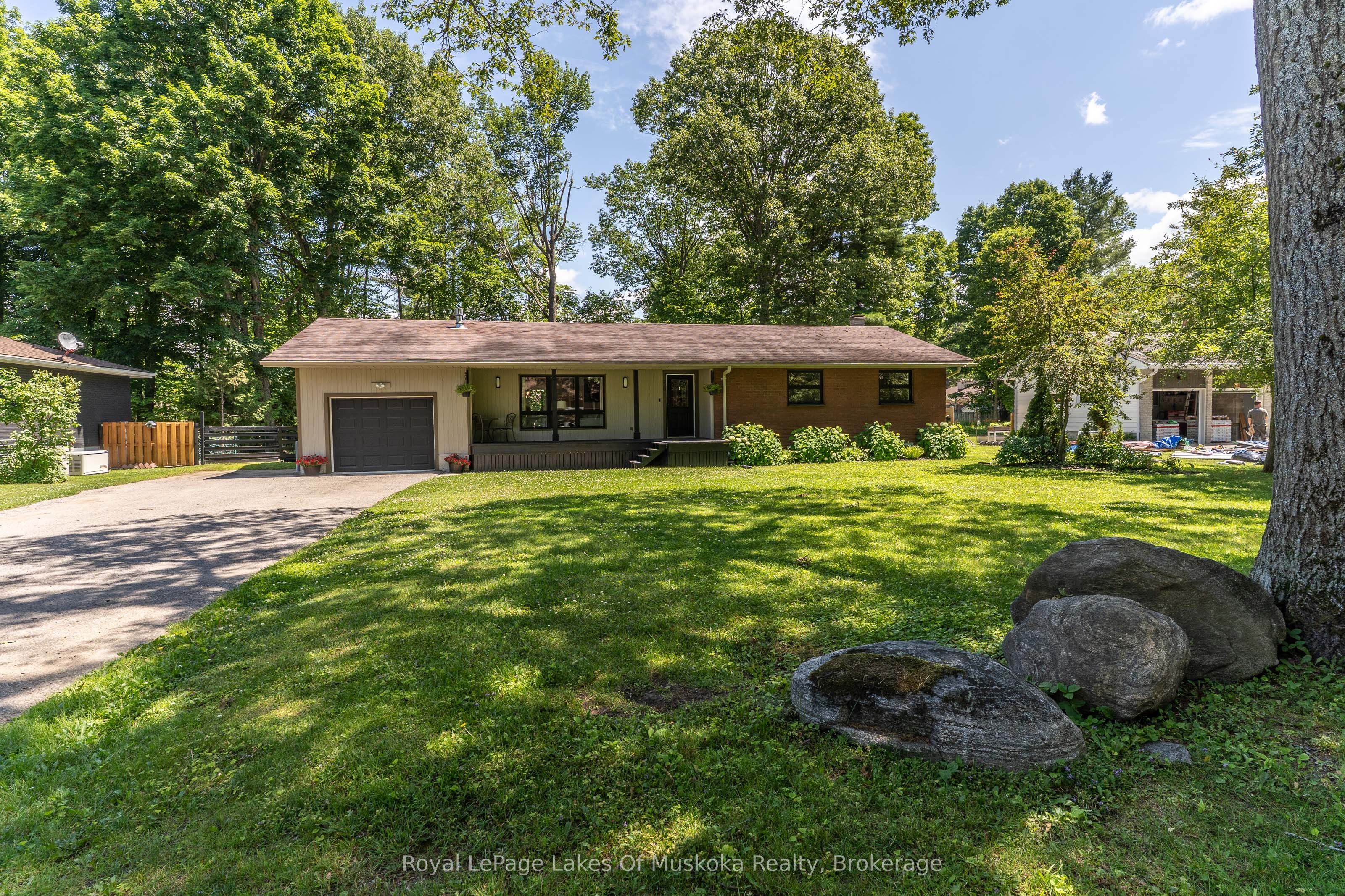 220 Alexander Street Property Photo 1
