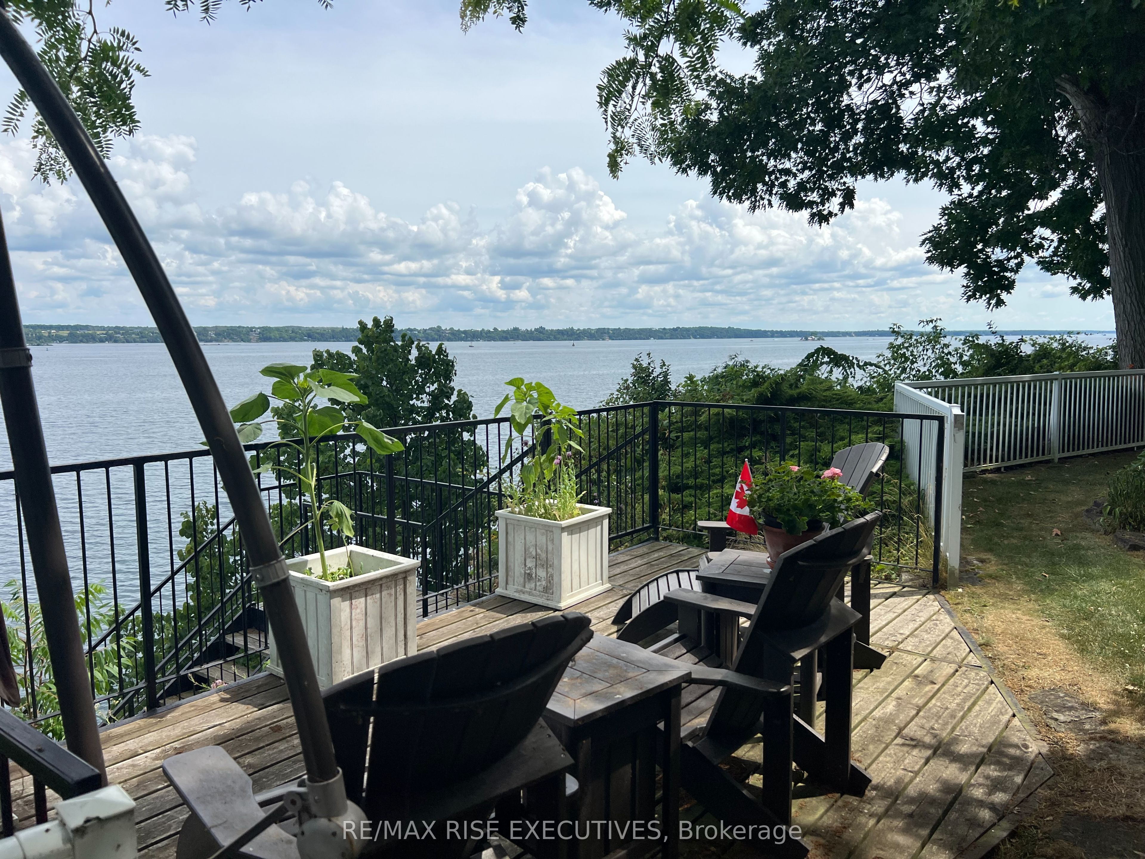 105 Fraser Lane Property Photo 2