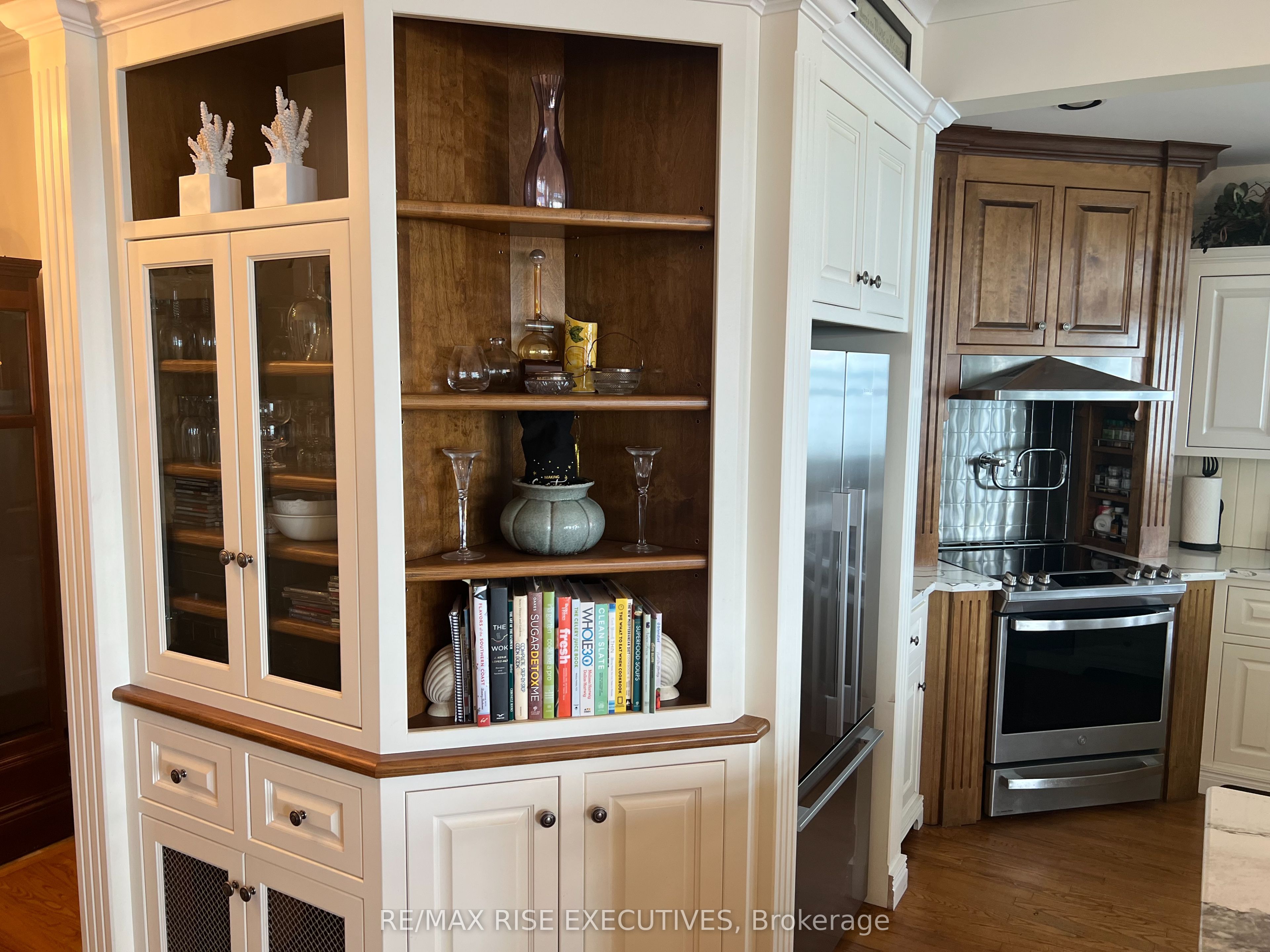 105 Fraser Lane Property Photo 9