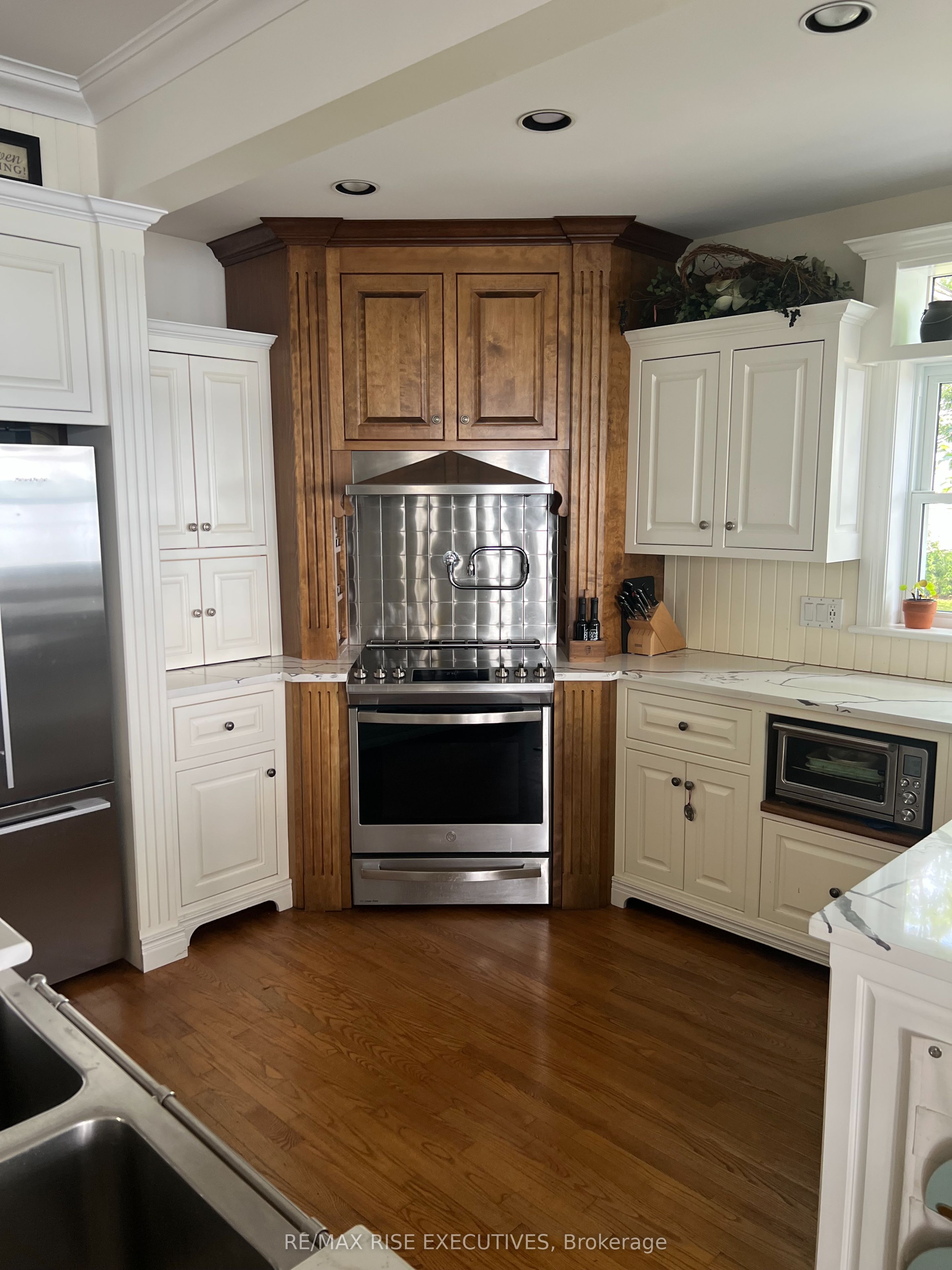 105 Fraser Lane Property Photo 10