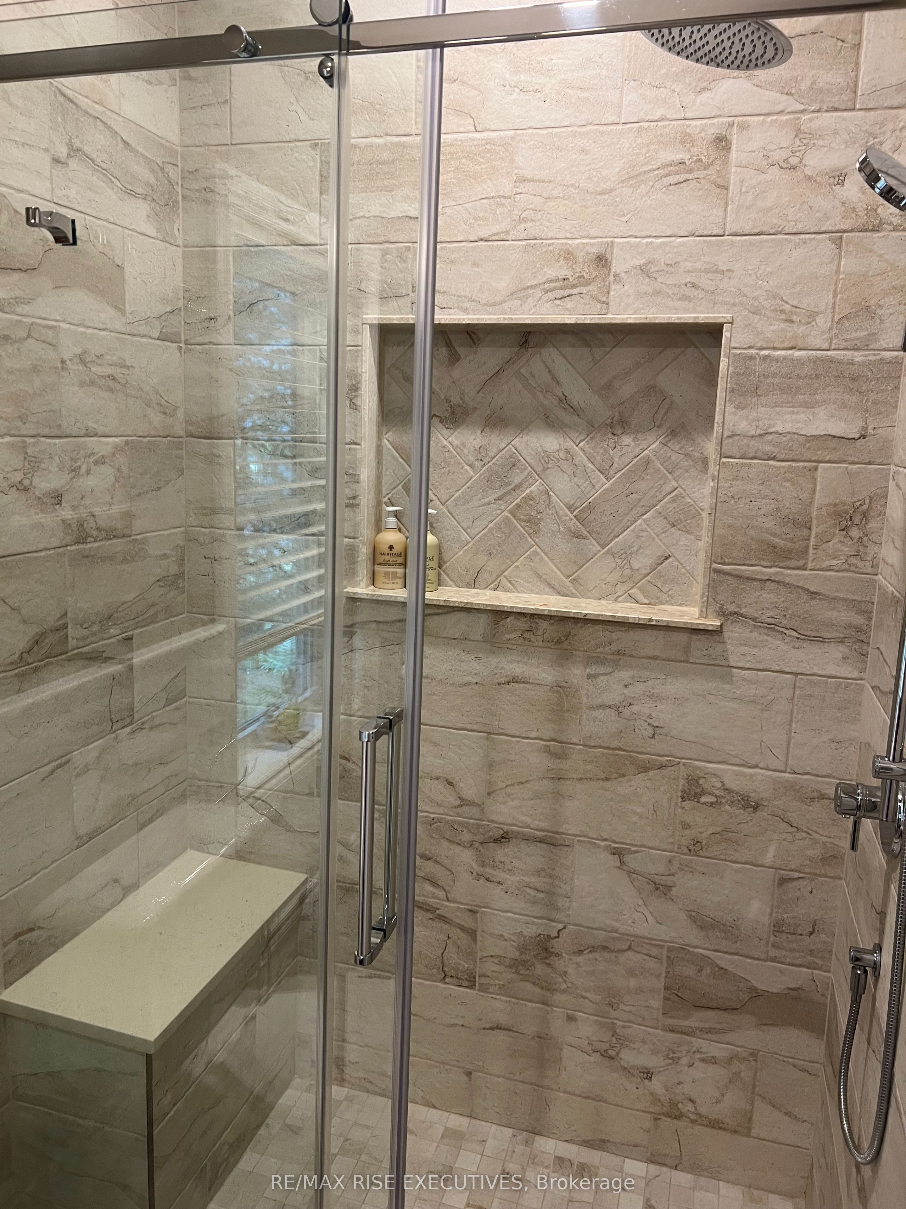 105 Fraser Lane Property Photo 13