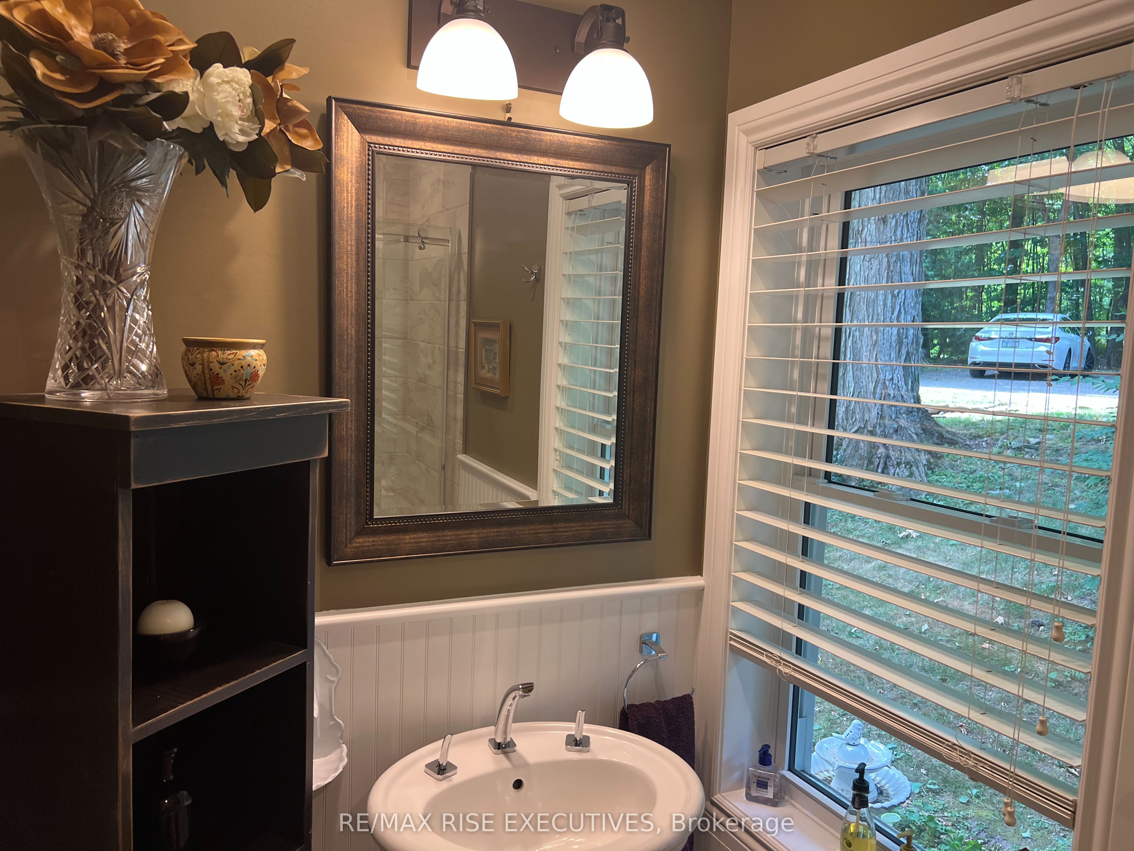 105 Fraser Lane Property Photo 14