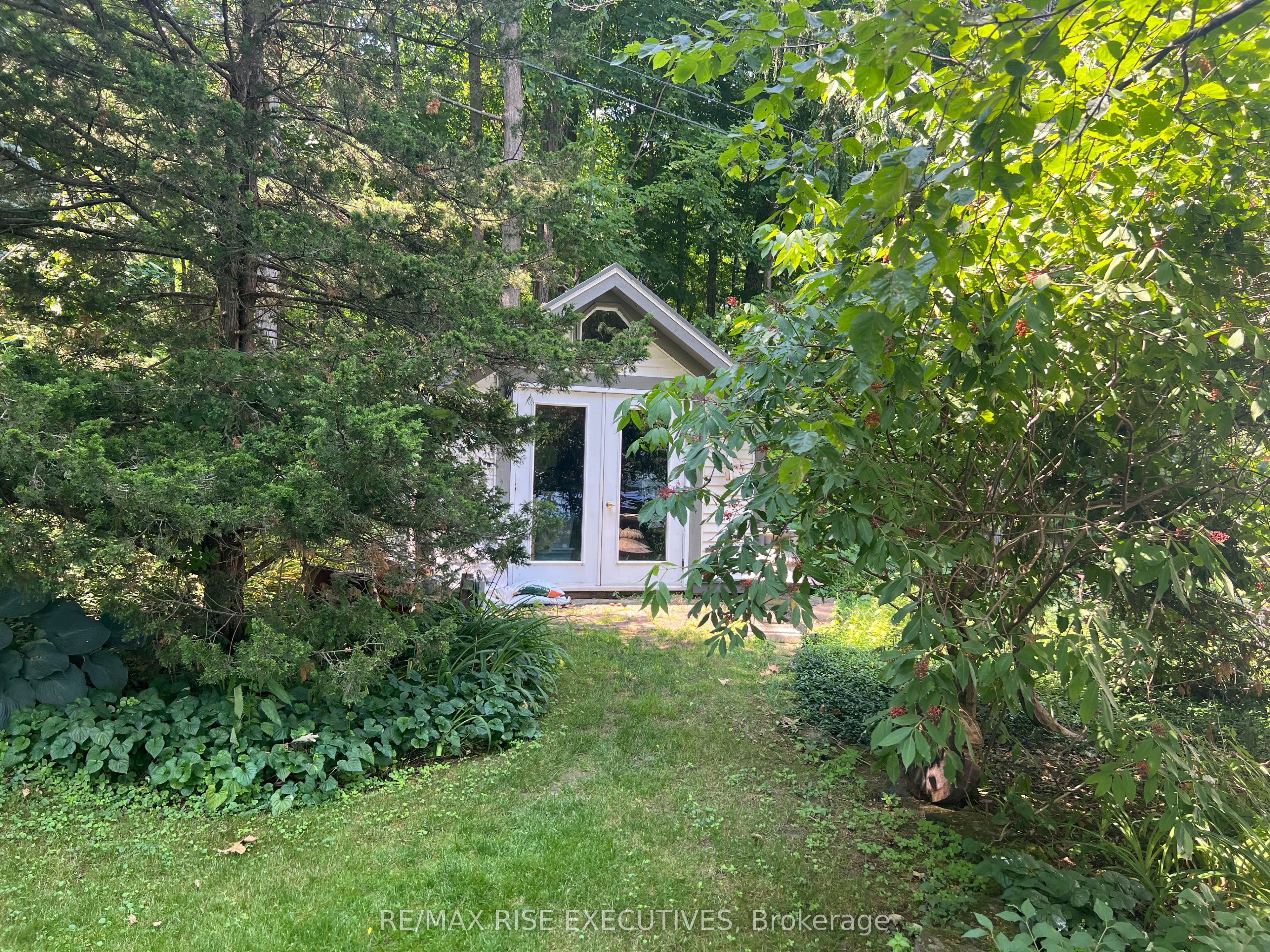 105 Fraser Lane Property Photo 21