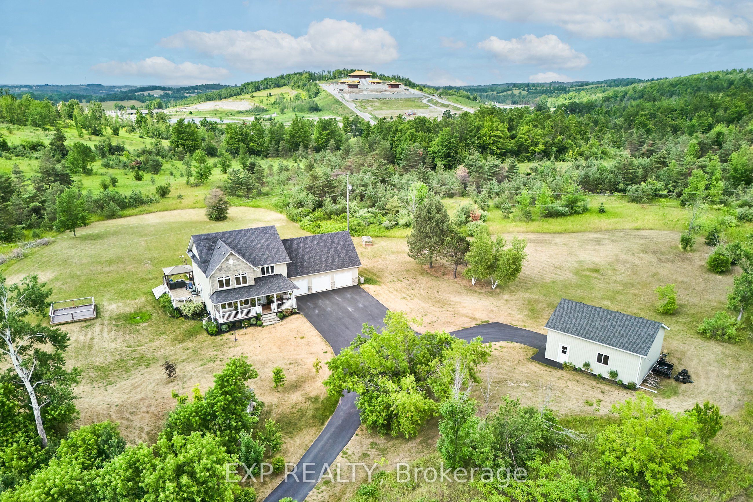 2317 Hillview Drive Property Photo 1
