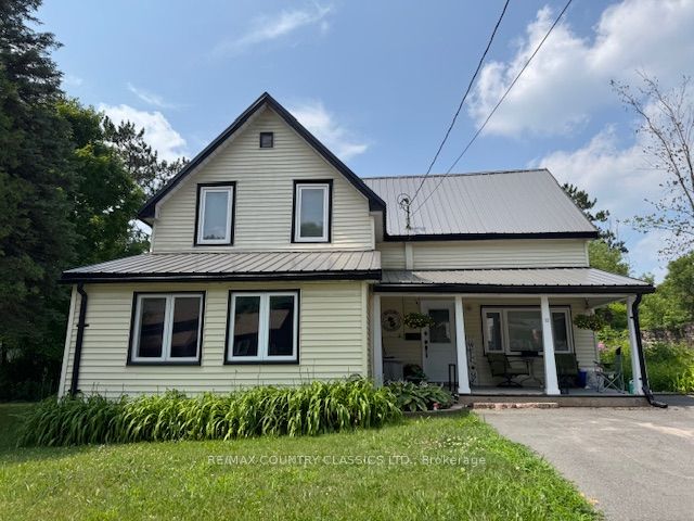 12 Hastings Street S Property Photo 1