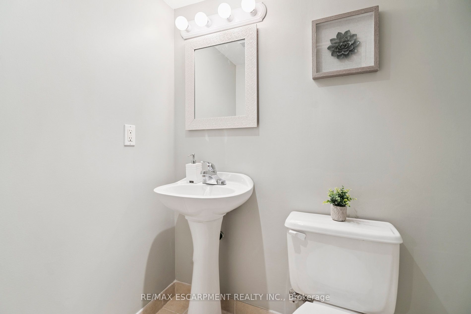 55 Valridge Drive Property Photo 13
