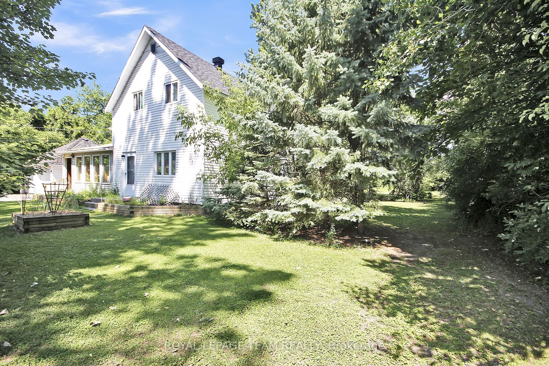 1429 Balmoral Drive N Property Photo 8