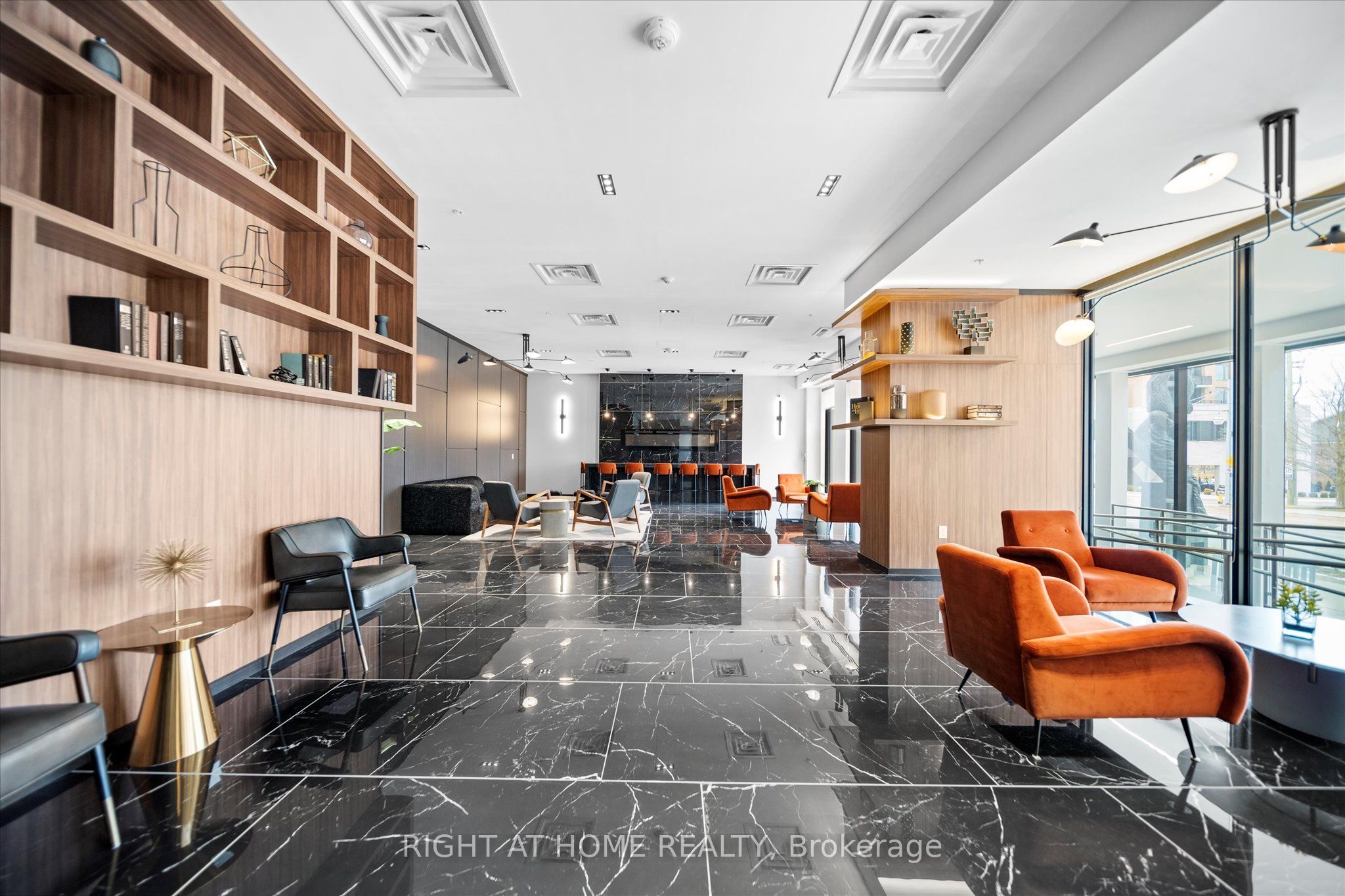 181 King Street S 806 Property Photo 2