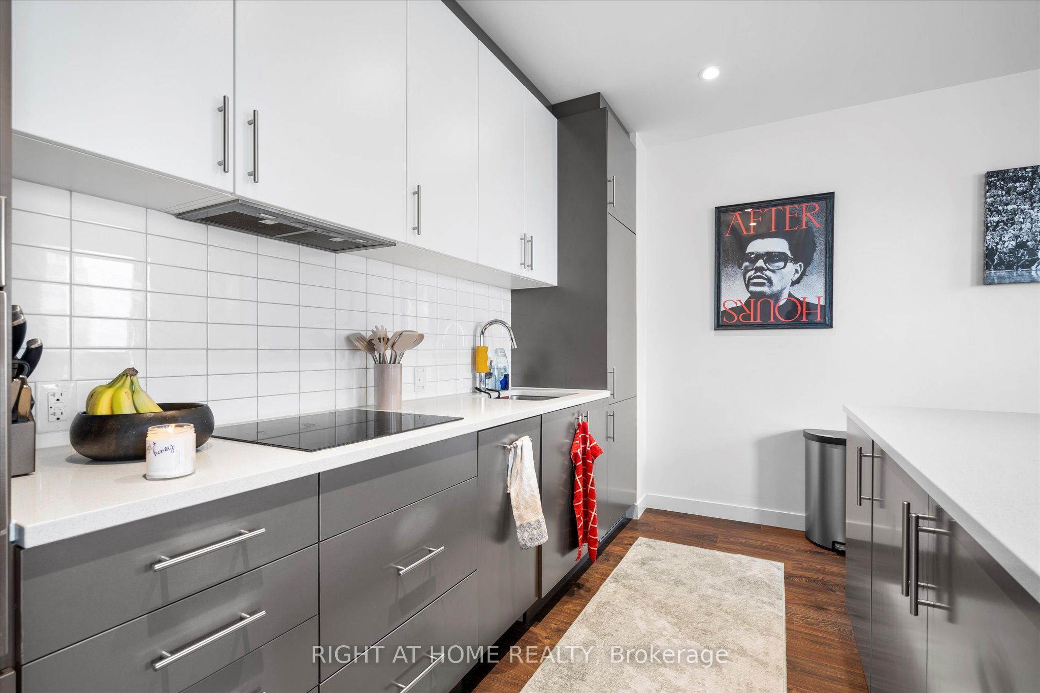 181 King Street S 806 Property Photo 7