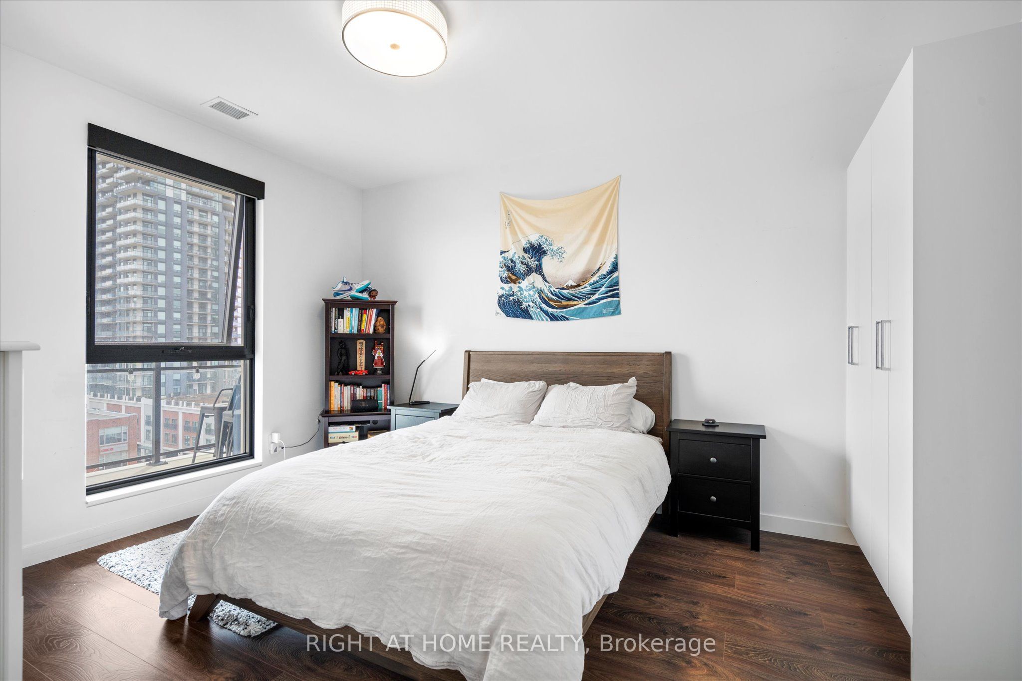 181 King Street S 806 Property Photo 12