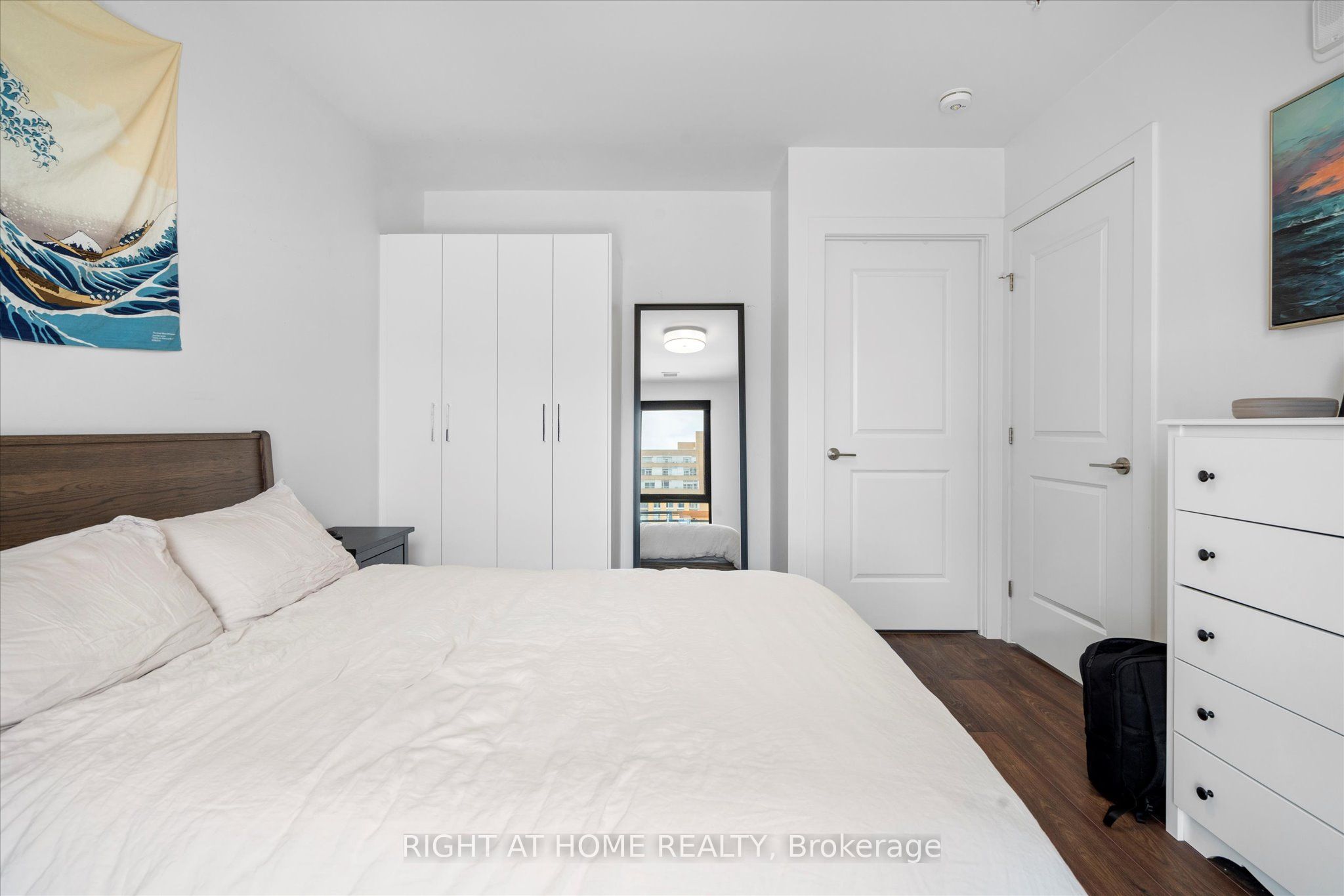 181 King Street S 806 Property Photo 13