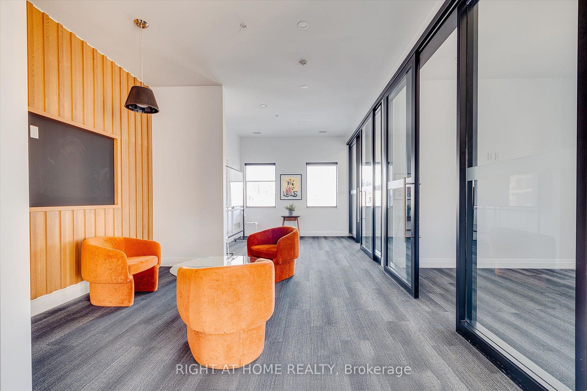 181 King Street S 806 Property Photo 20