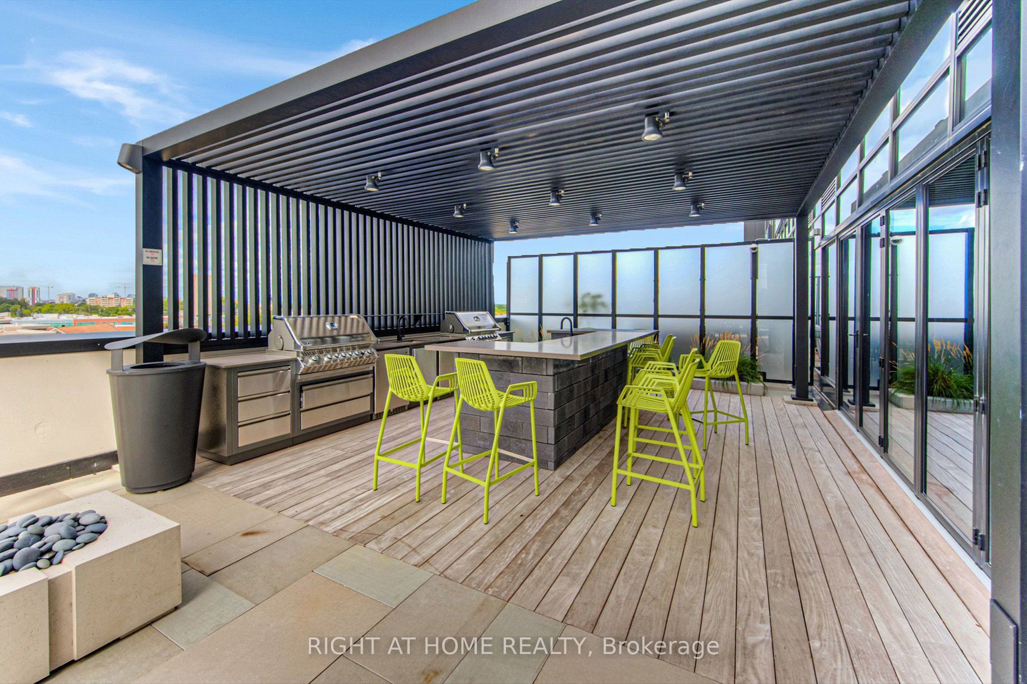 181 King Street S 806 Property Photo 21