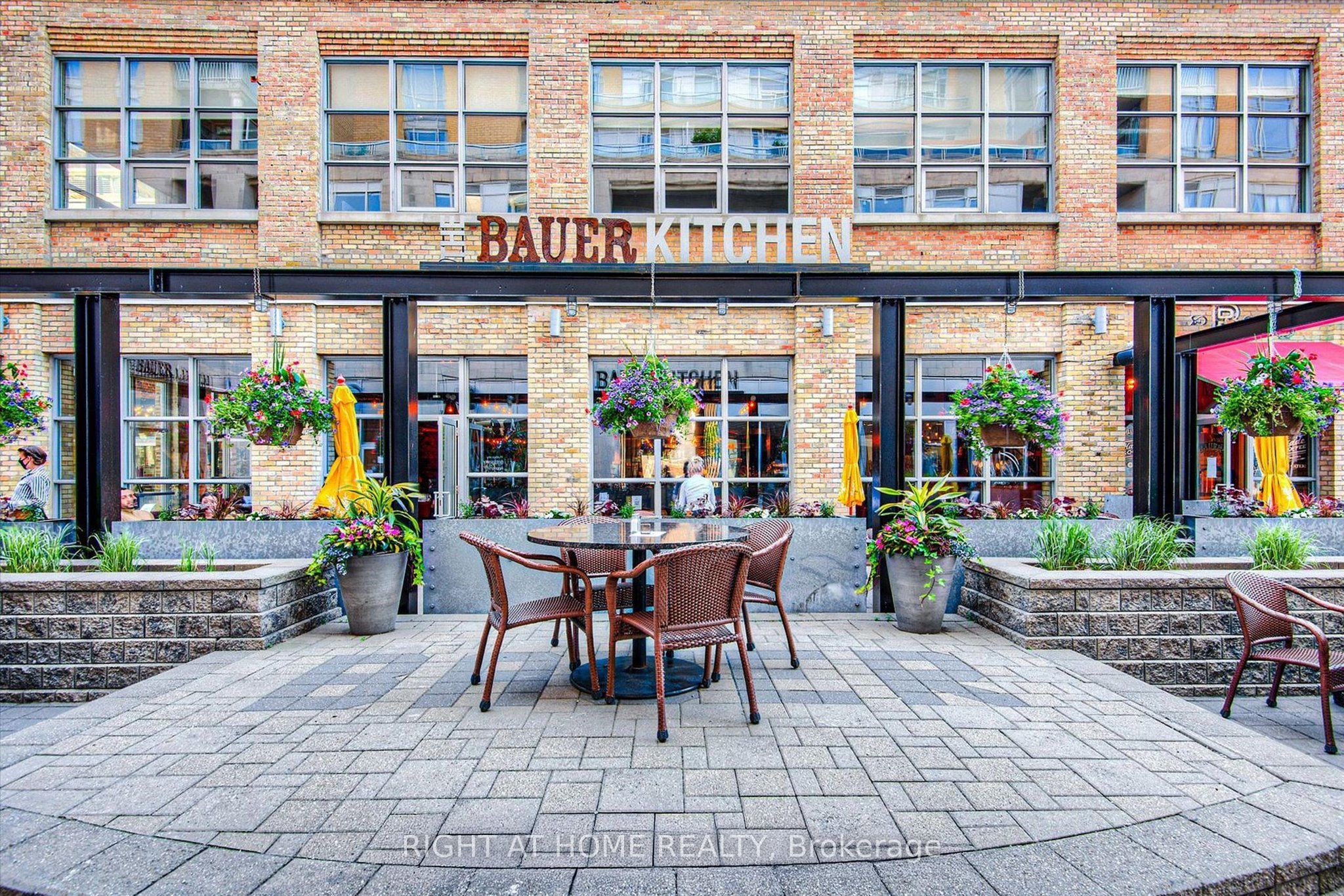 181 King Street S 806 Property Photo 25