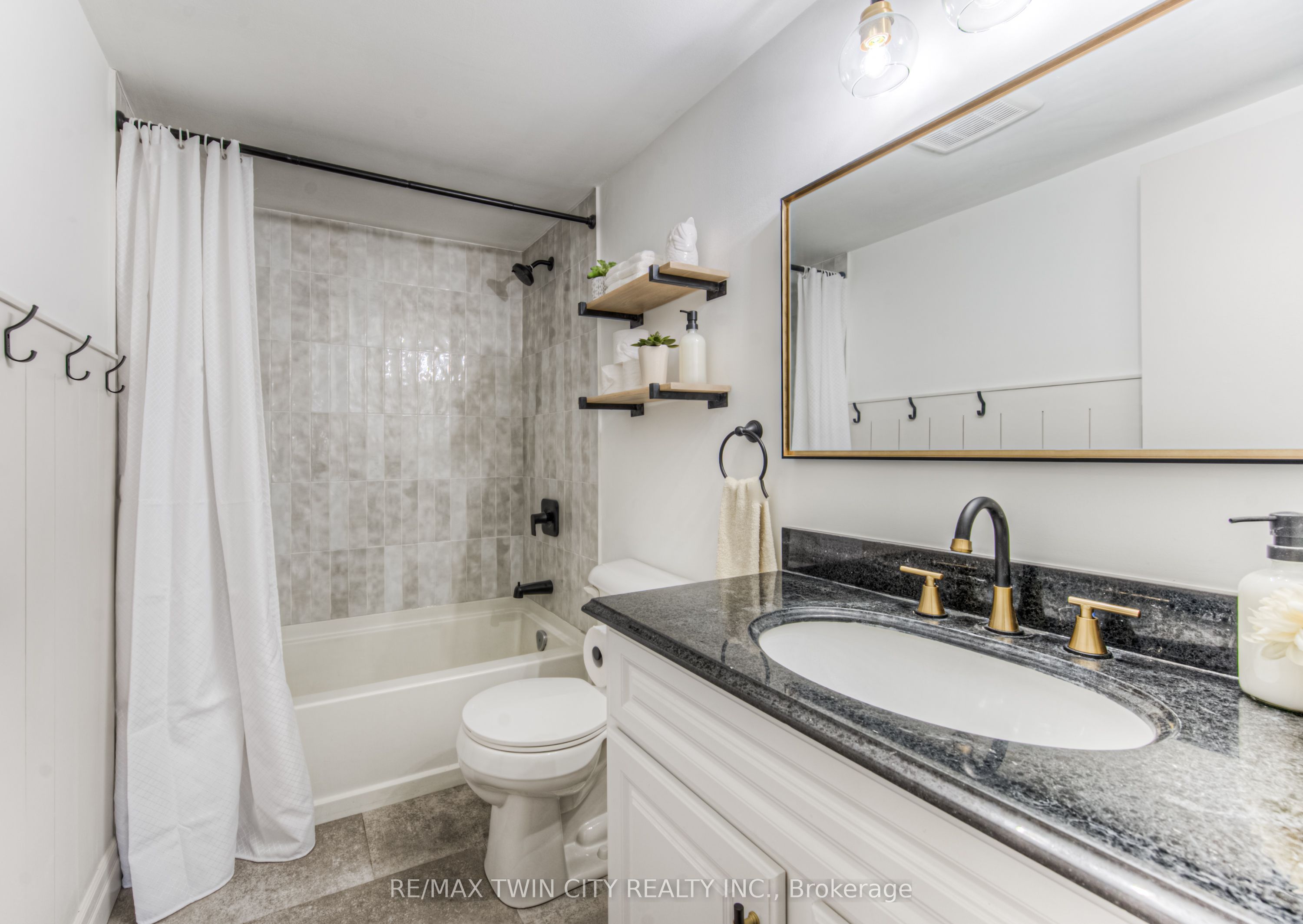 15 Hofstetter Avenue 321 Property Photo 10