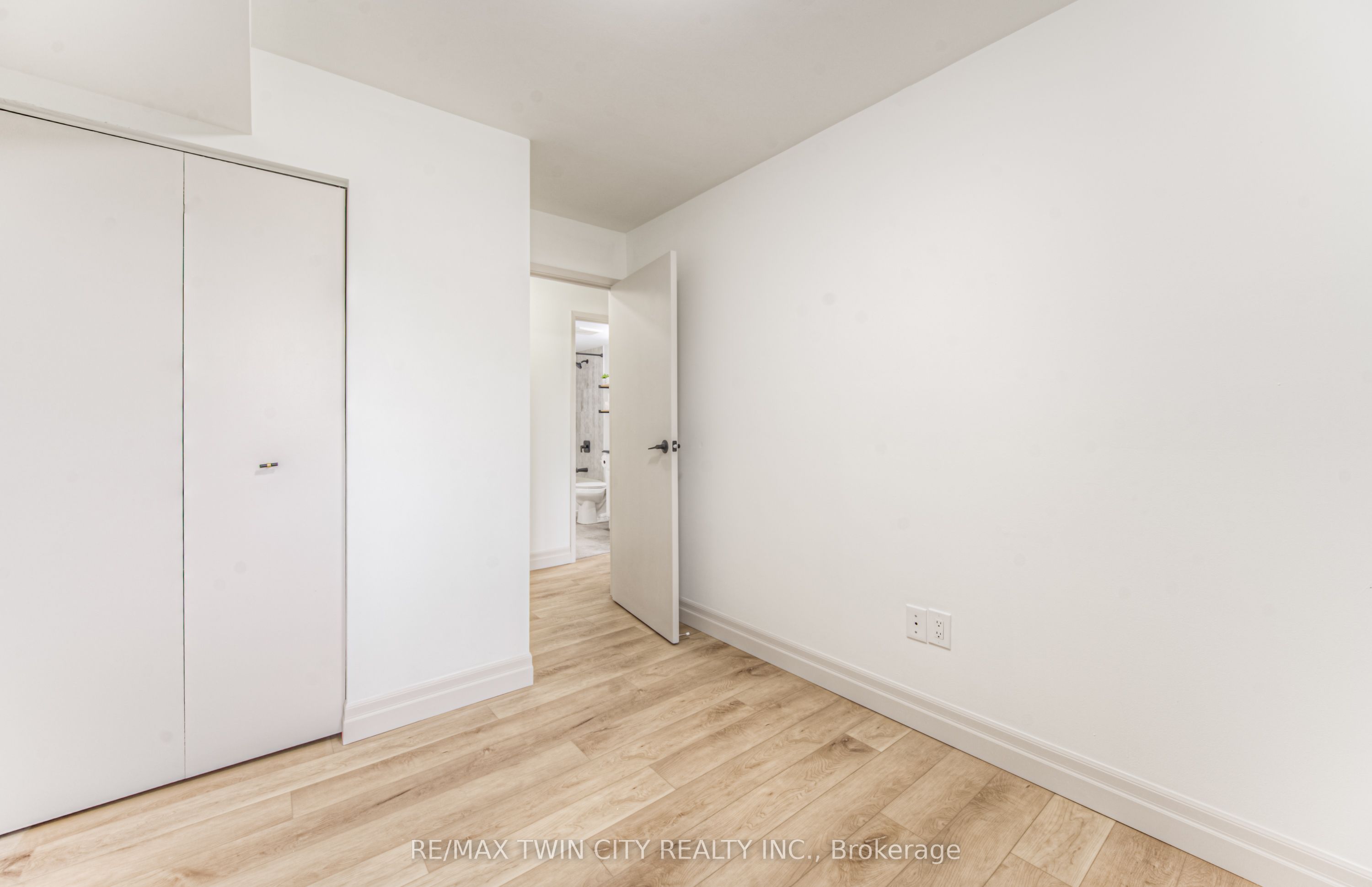 15 Hofstetter Avenue 321 Property Photo 12