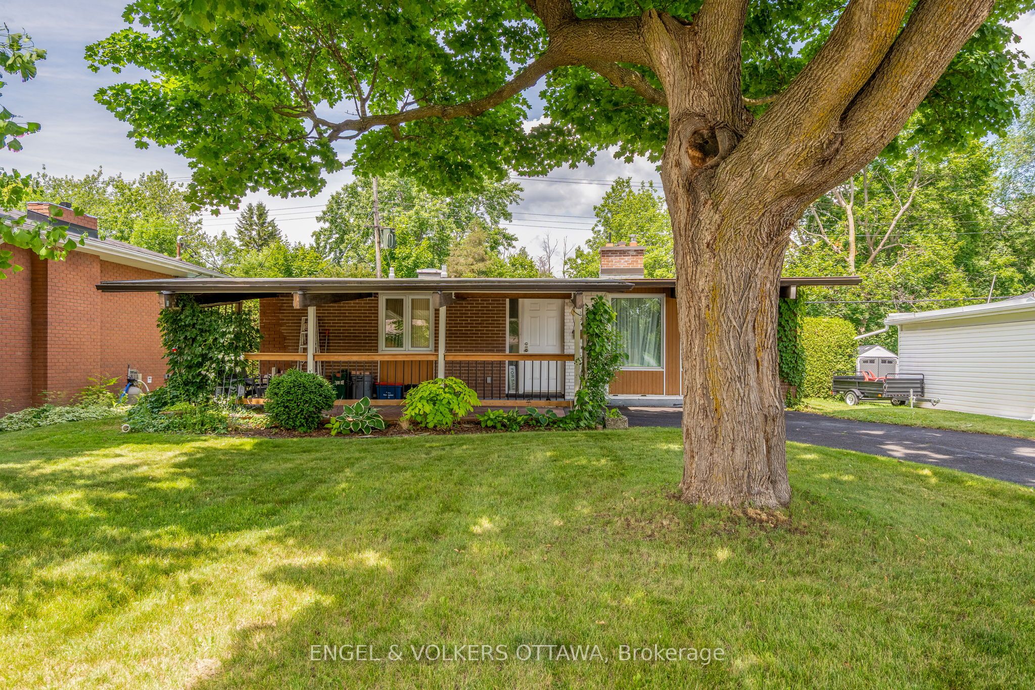 941 Cromwell Drive Property Photo 1