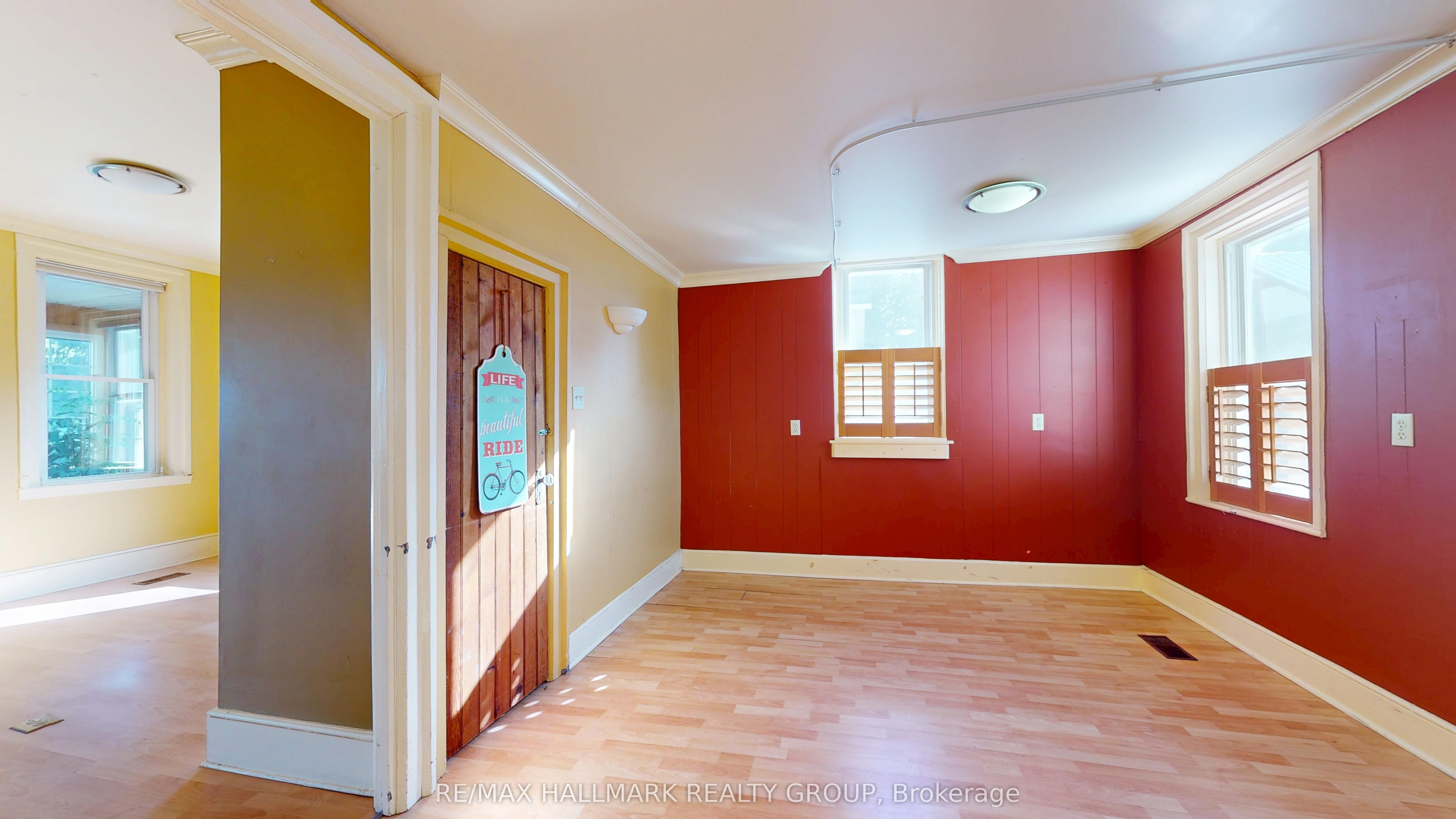 10 Wellington Street E Property Photo 21