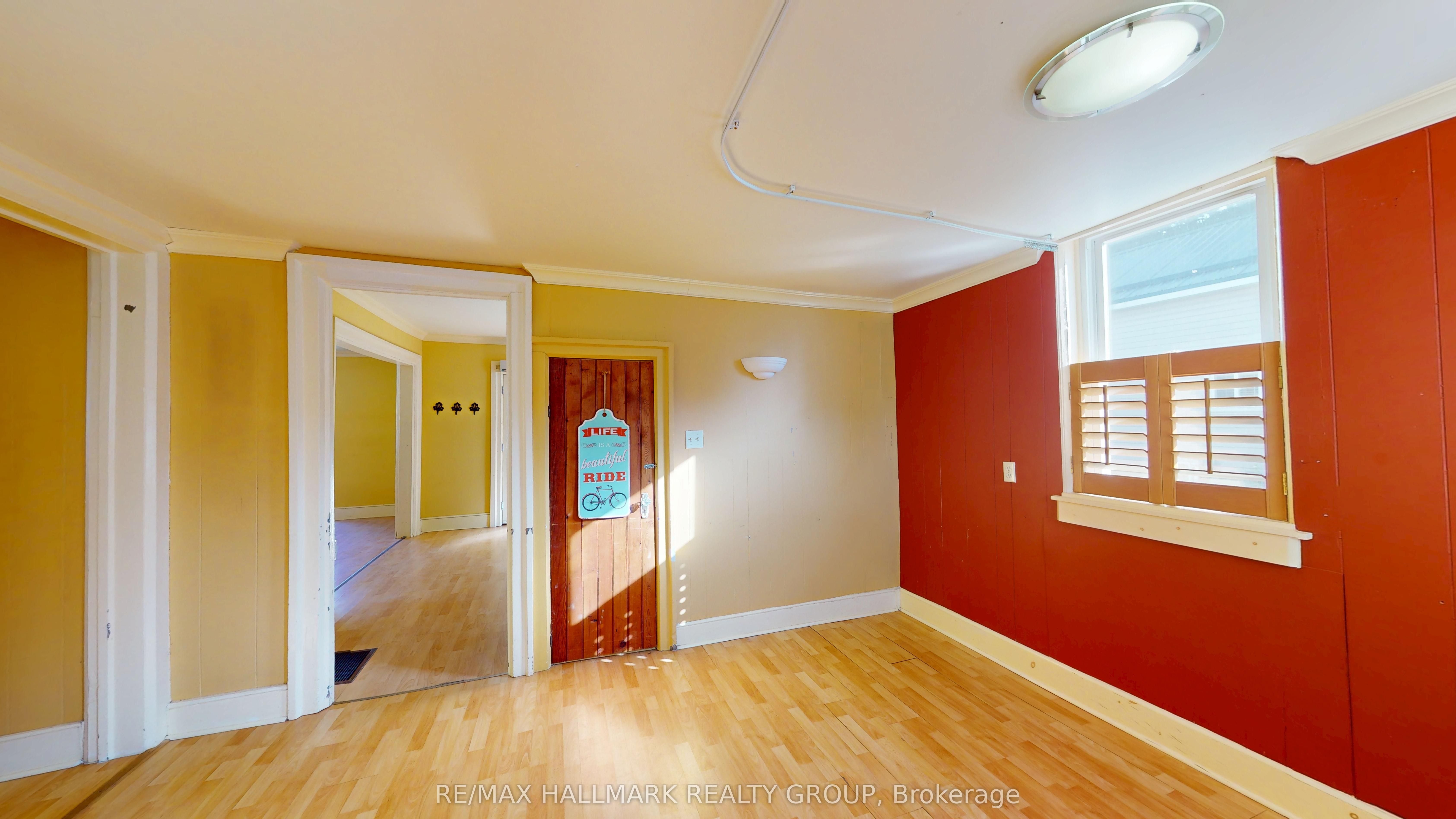 10 Wellington Street E Property Photo 27