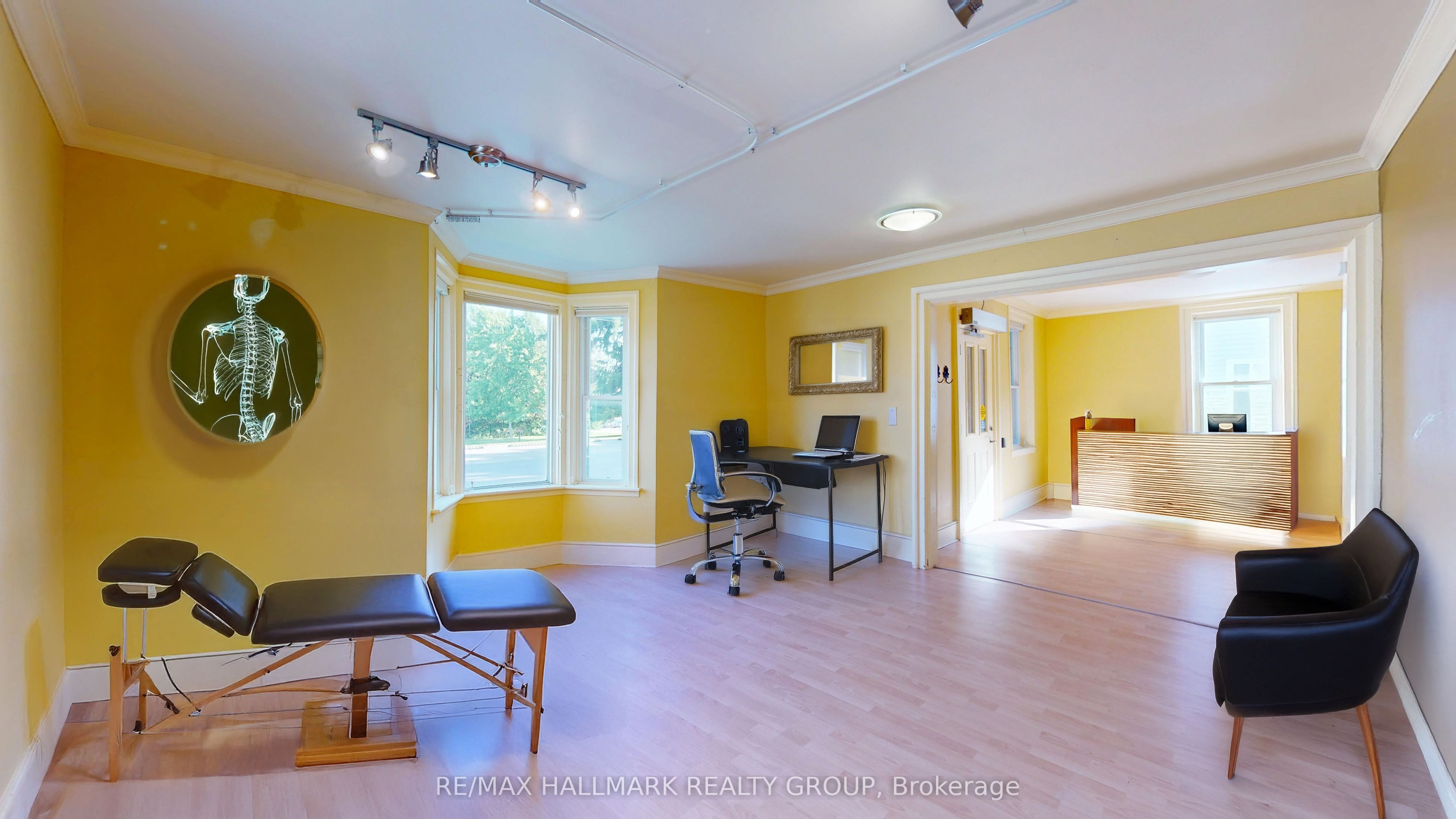10 Wellington Street E Property Photo 33