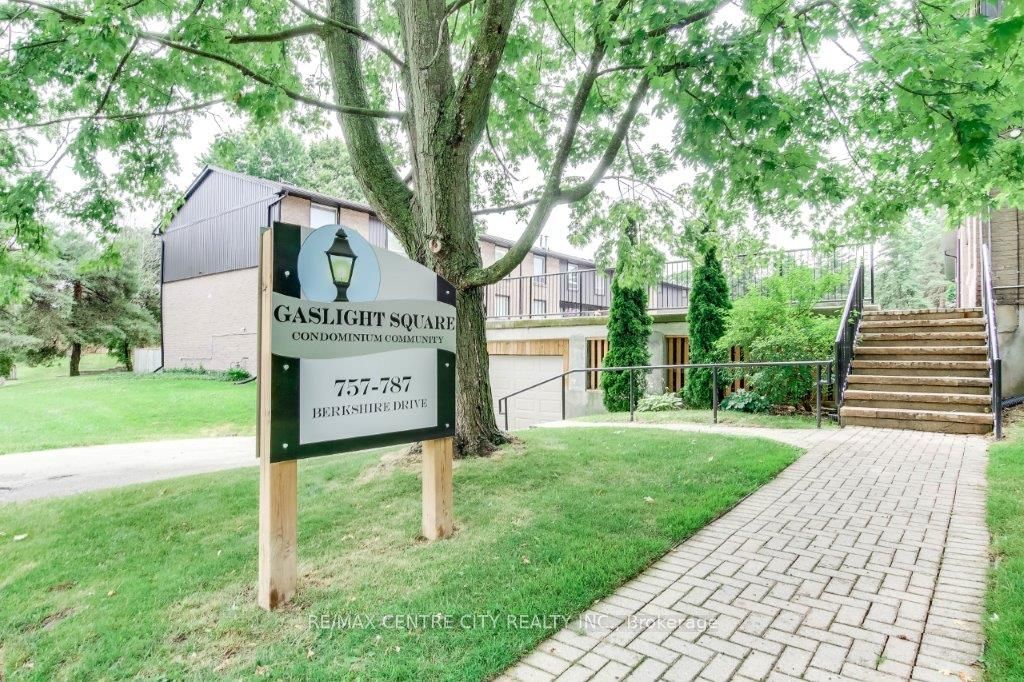 769 Berkshire Drive Property Photo 1