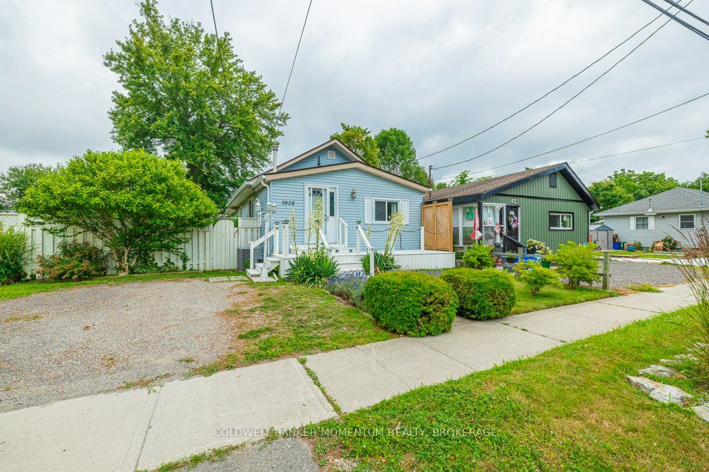 3828 Roxborough Ave Property Photo 1