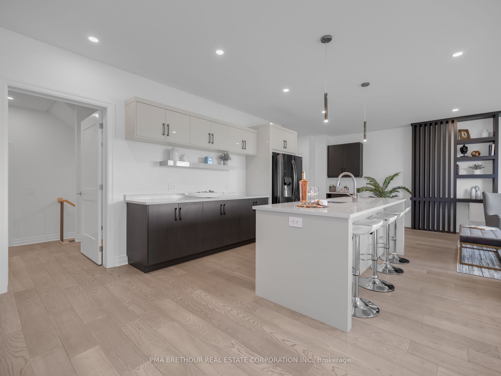 7543 Splendour Drive Property Photo 13