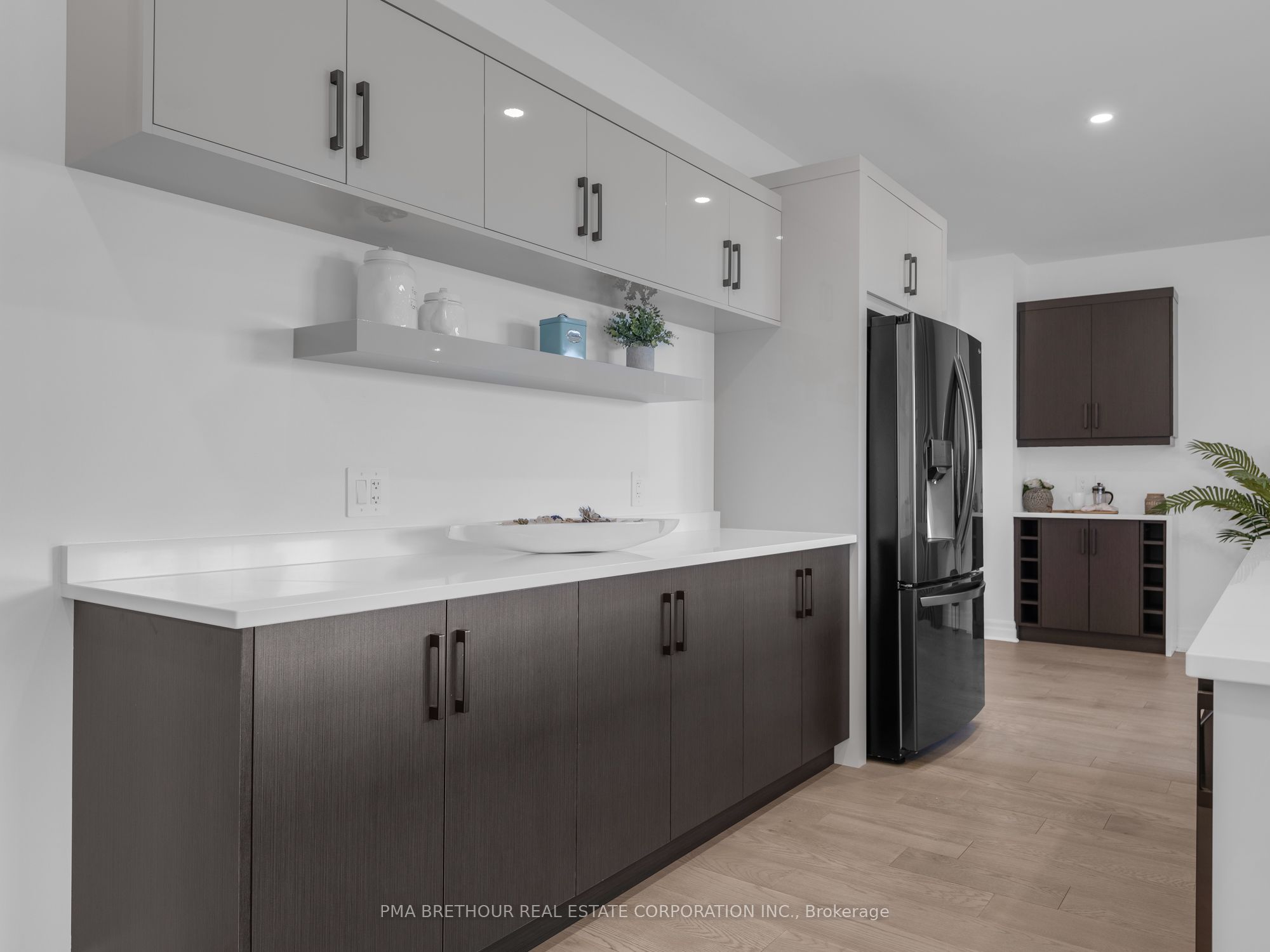 7543 Splendour Drive Property Photo 16