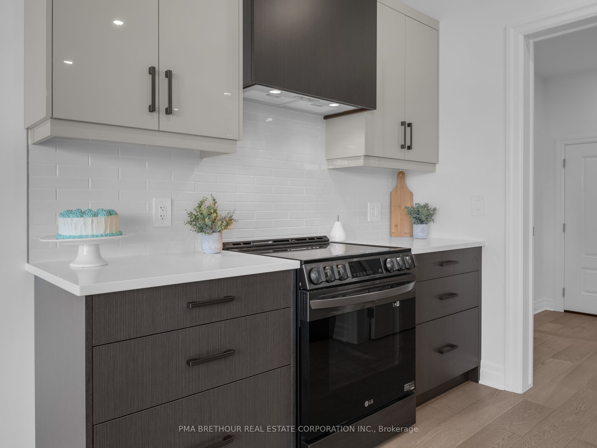 7543 Splendour Drive Property Photo 18