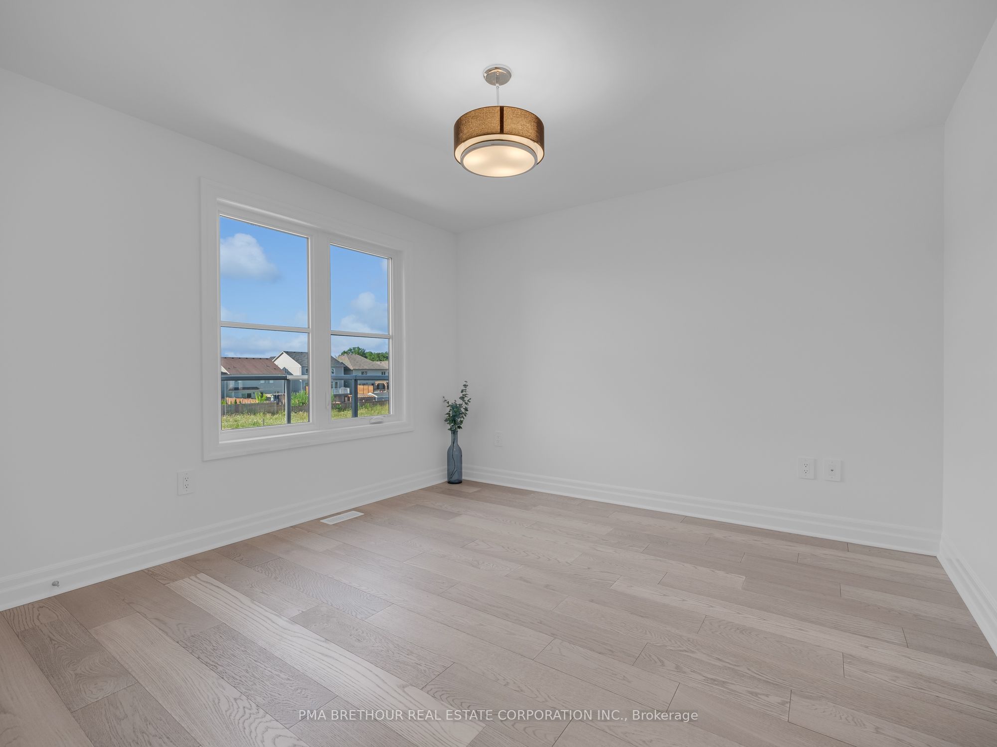 7543 Splendour Drive Property Photo 21