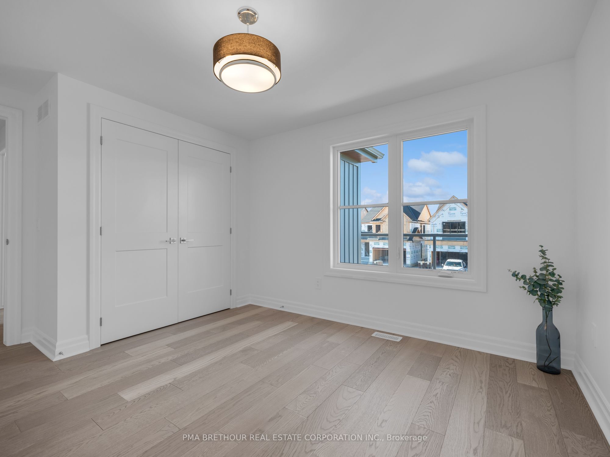 7543 Splendour Drive Property Photo 22