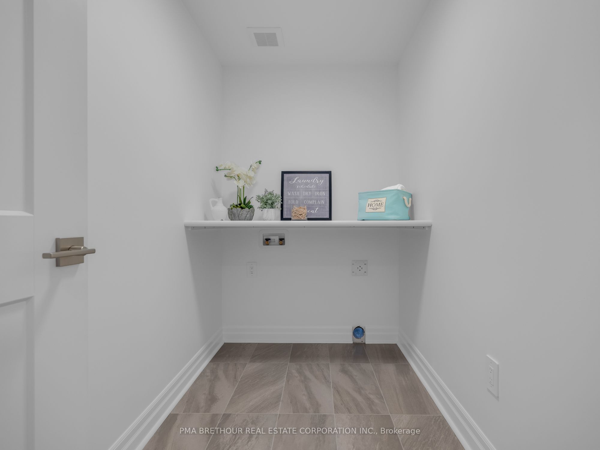 7543 Splendour Drive Property Photo 26