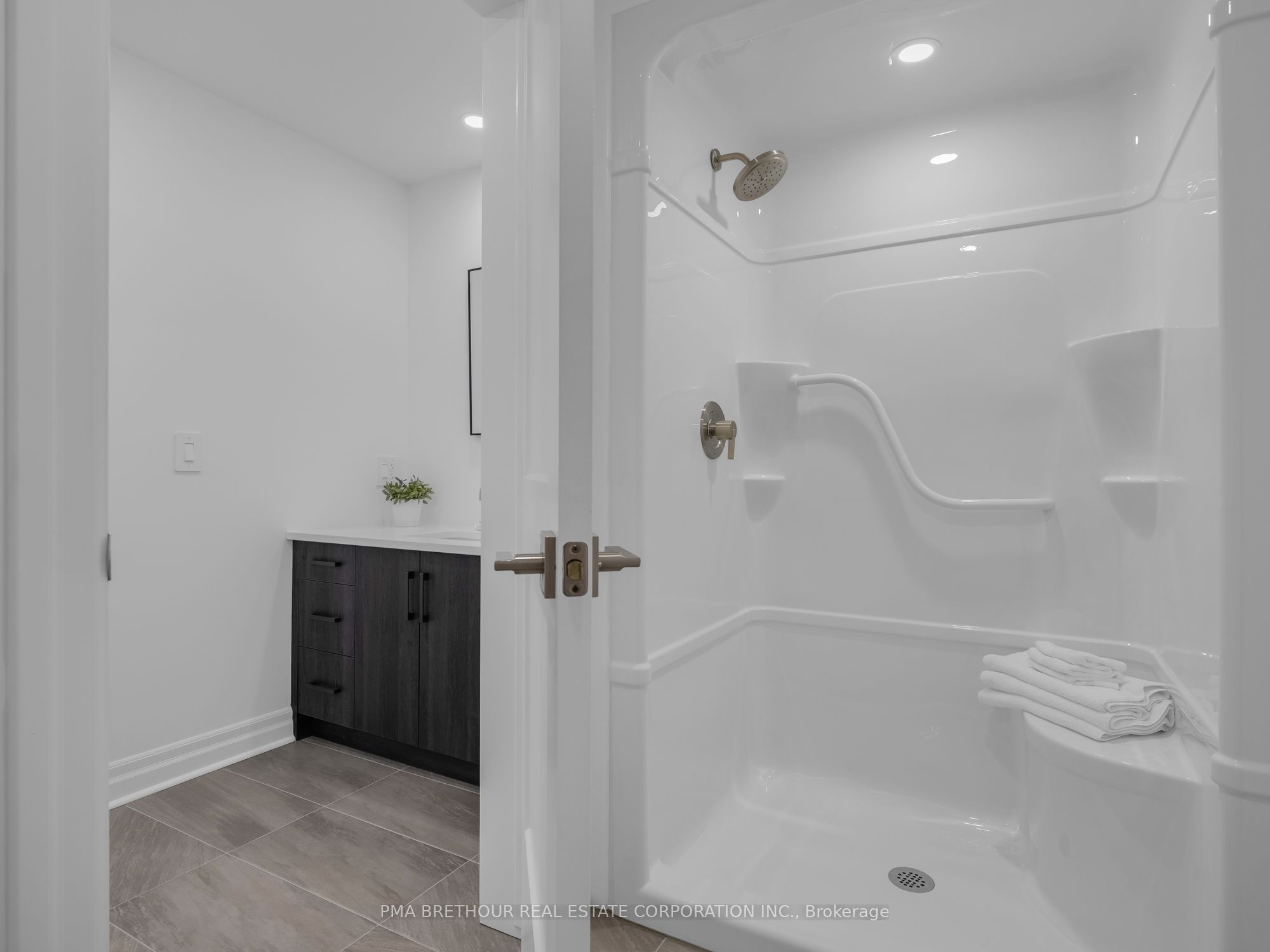 7543 Splendour Drive Property Photo 29