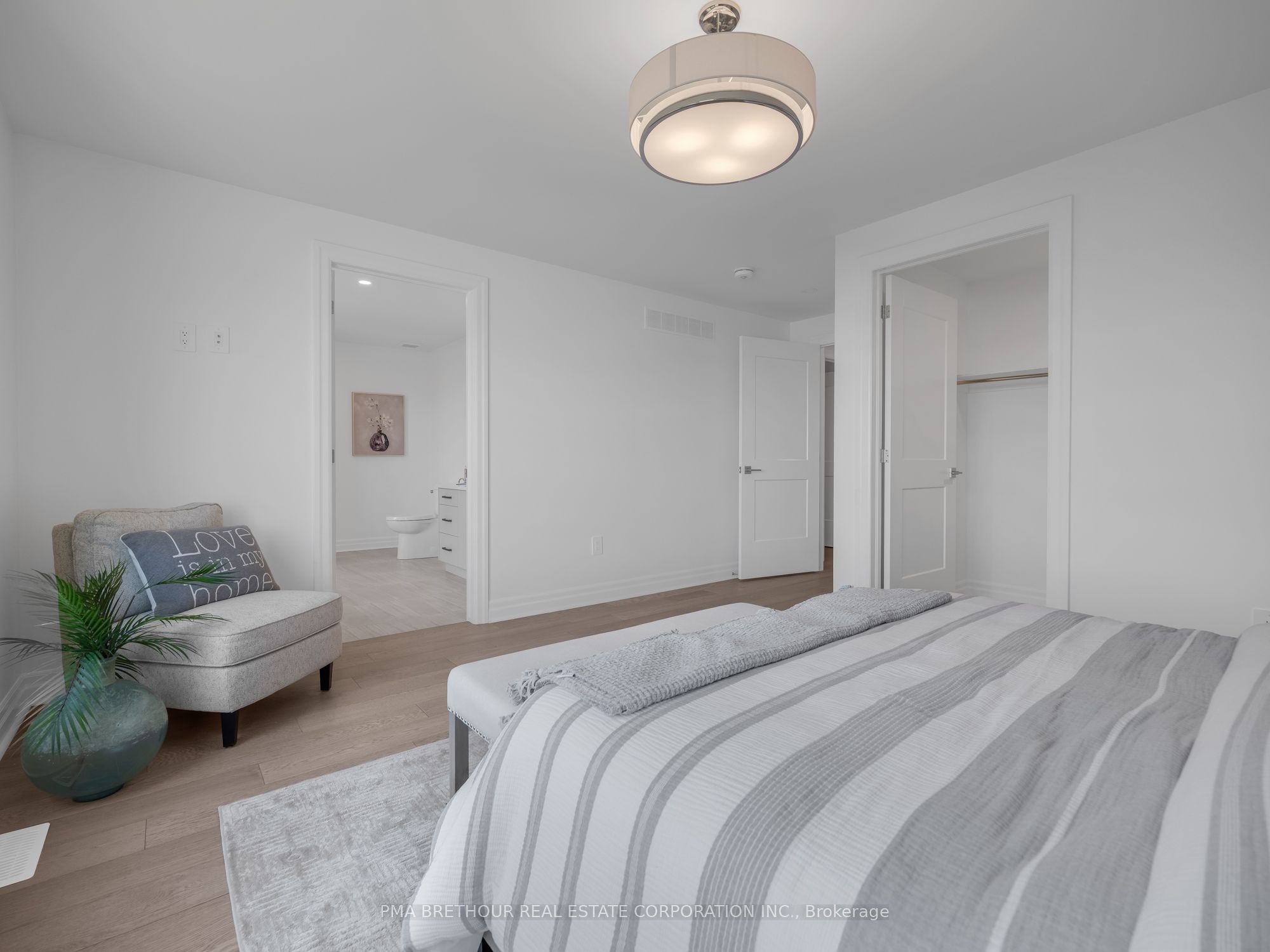 7543 Splendour Drive Property Photo 35