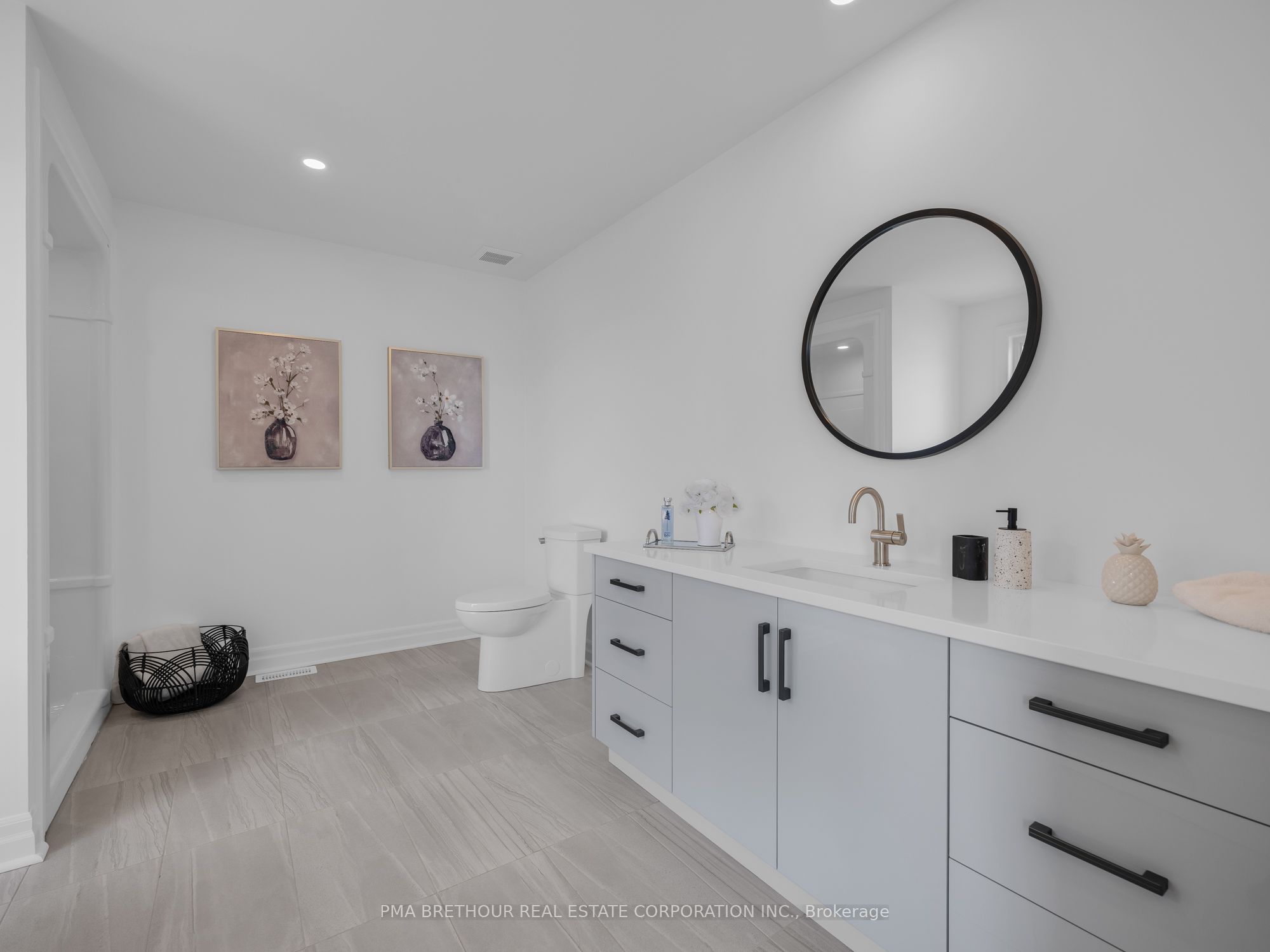 7543 Splendour Drive Property Photo 36