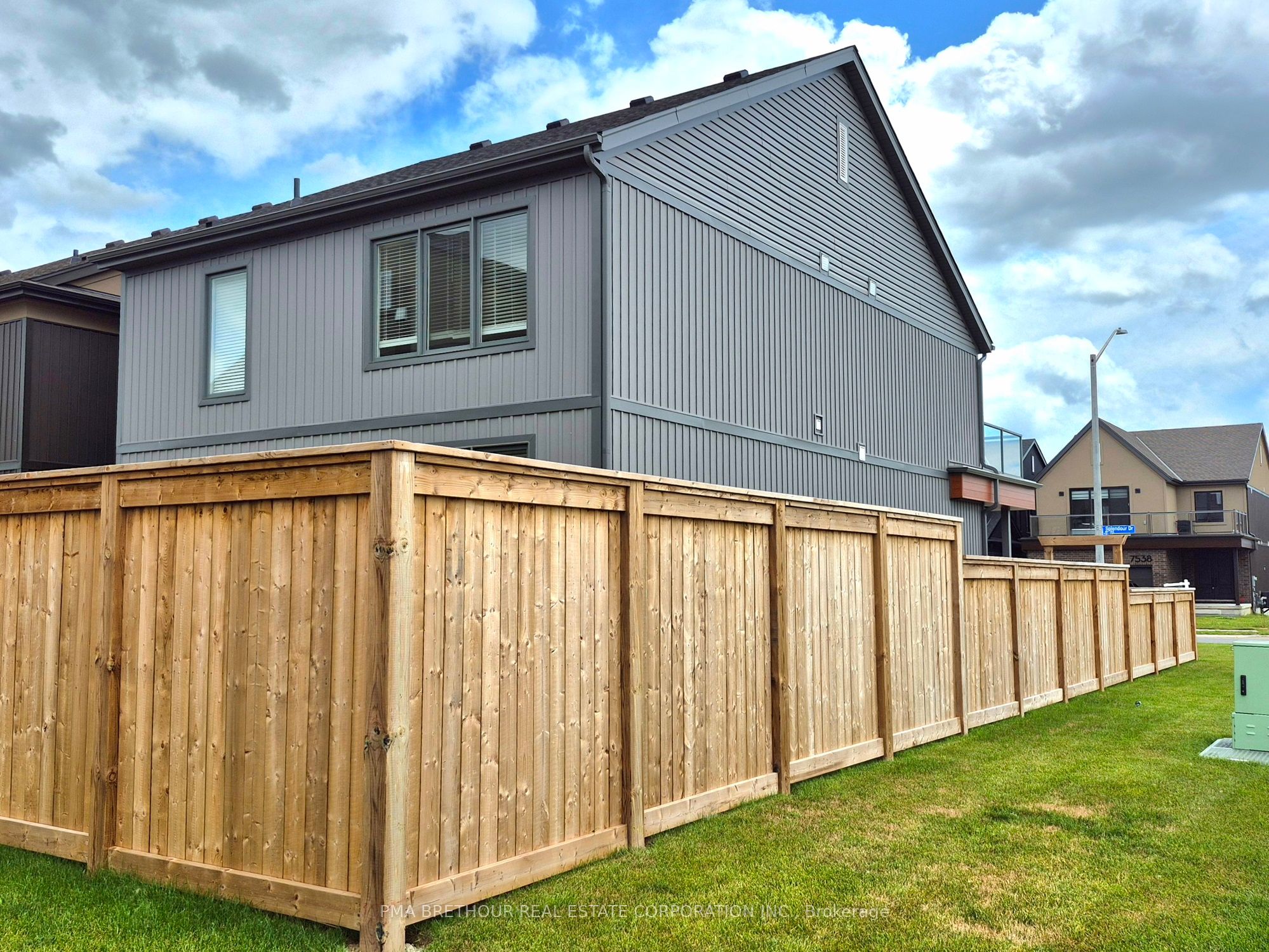 7543 Splendour Drive Property Photo 40