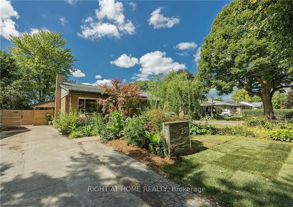 231 Michaelmas Street Property Photo 1