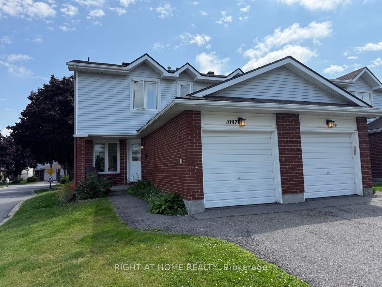 1097 Ewing Street 16