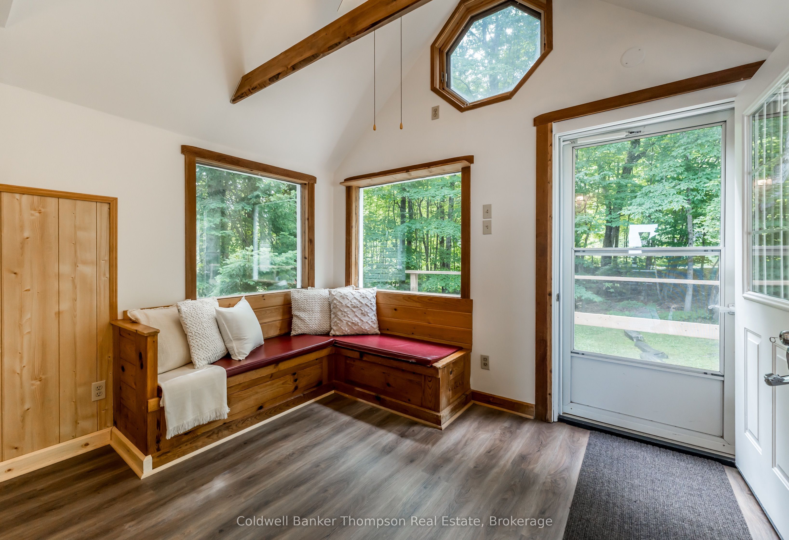 1090 Muskoka #10 Road Property Photo 11