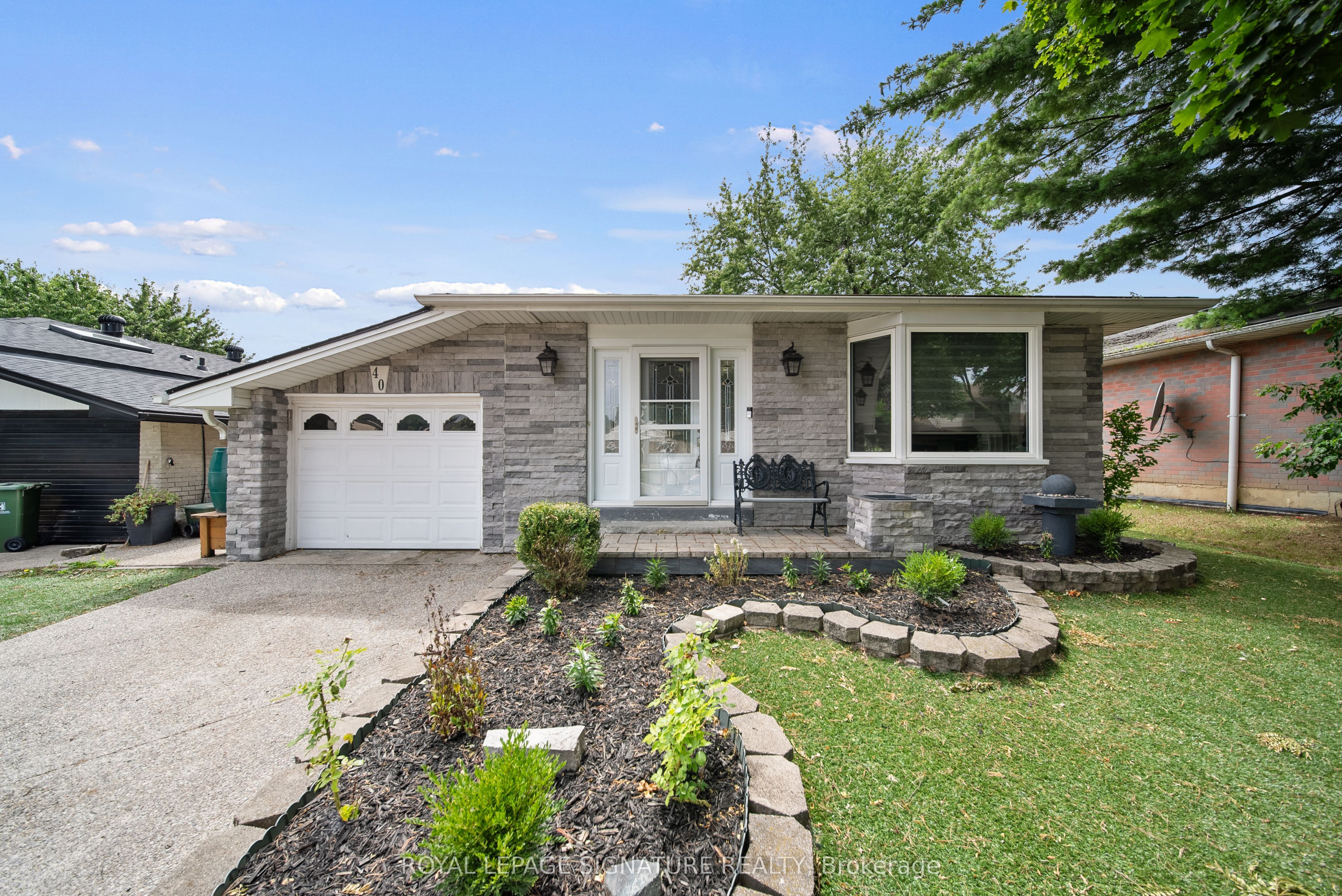40 Queenslea Drive Property Photo 1