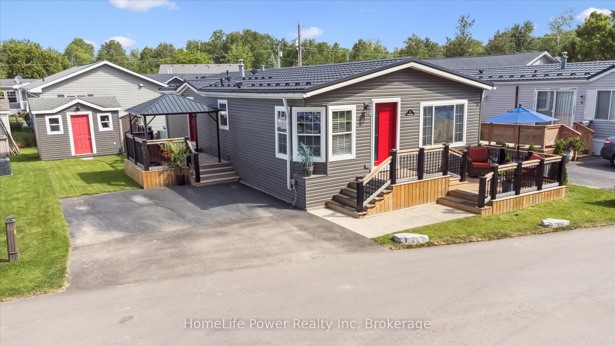 6 Pavilion Road Property Photo 1