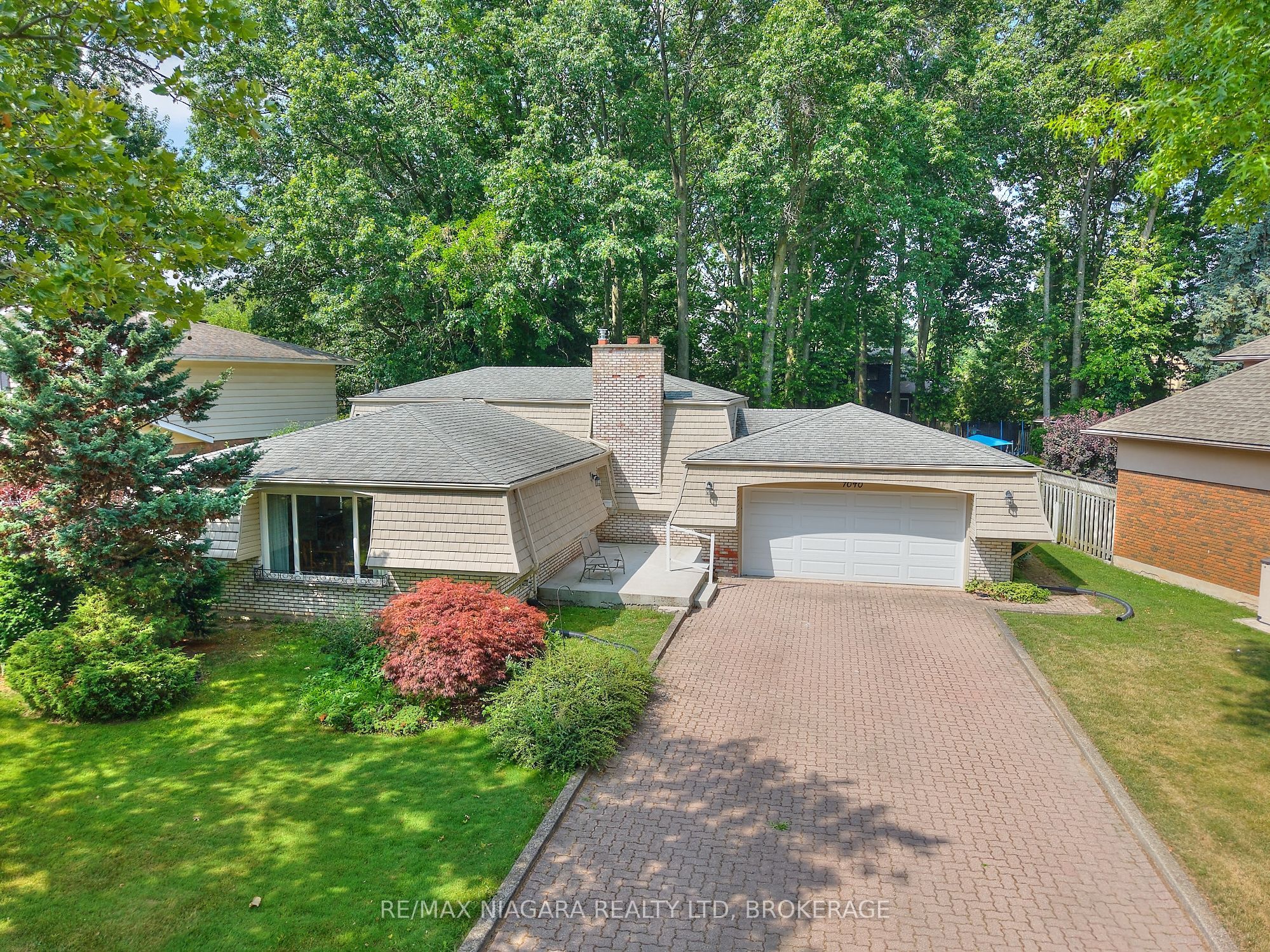 7040 Woodington Rd Property Photo