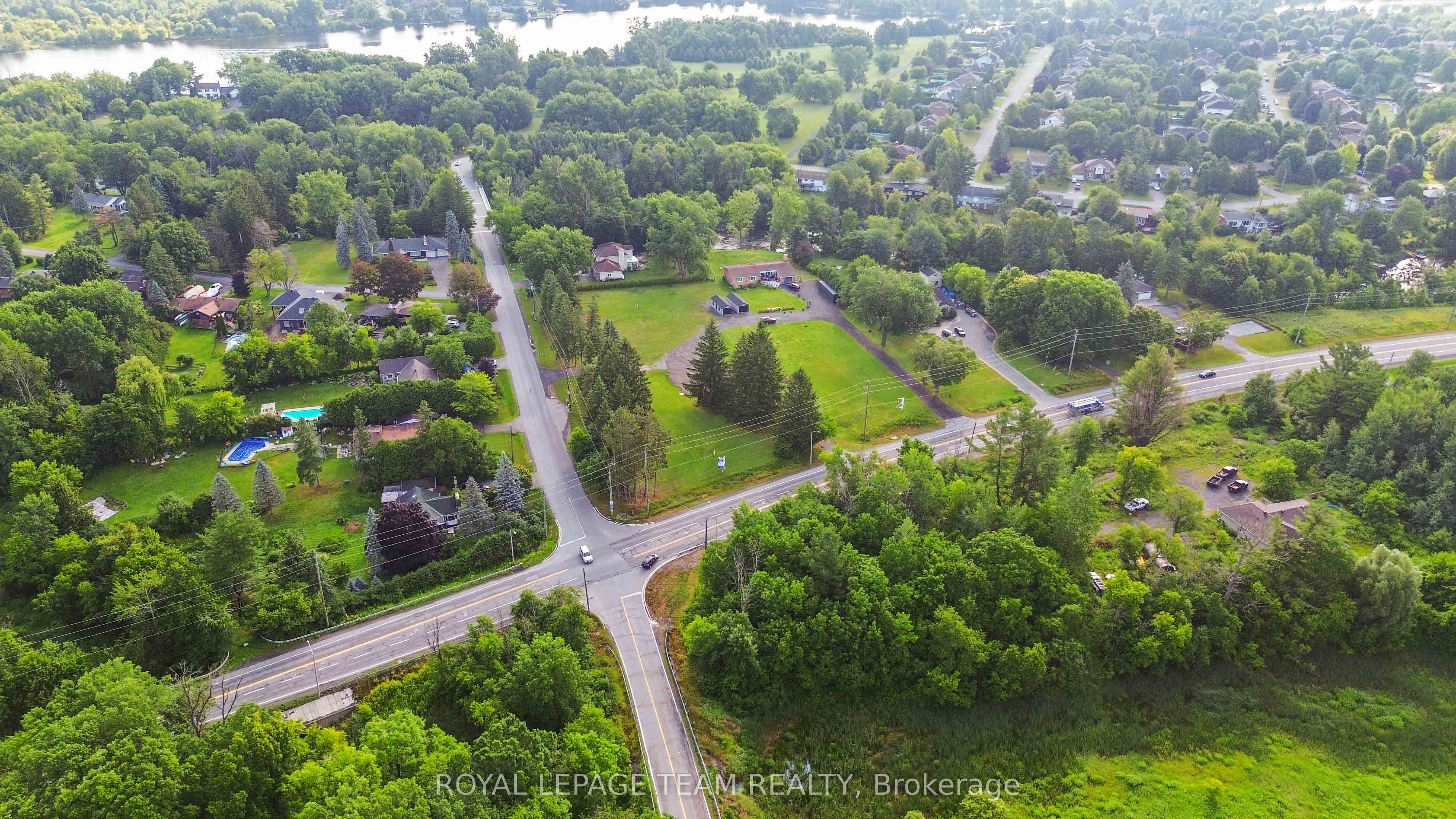 4003 Rideau Valley Drive N Property Photo 1