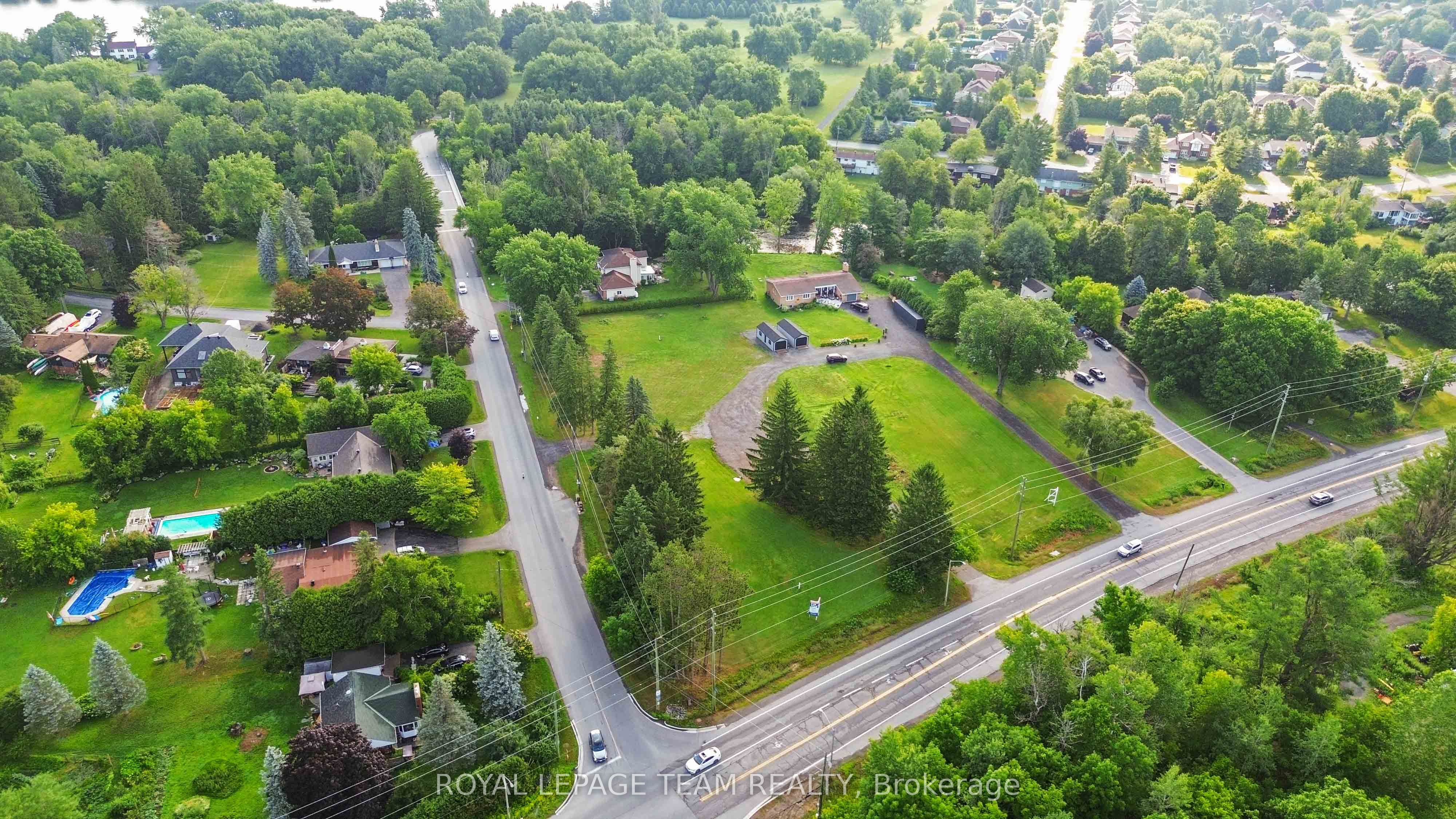 4003 Rideau Valley Drive N Property Photo 3