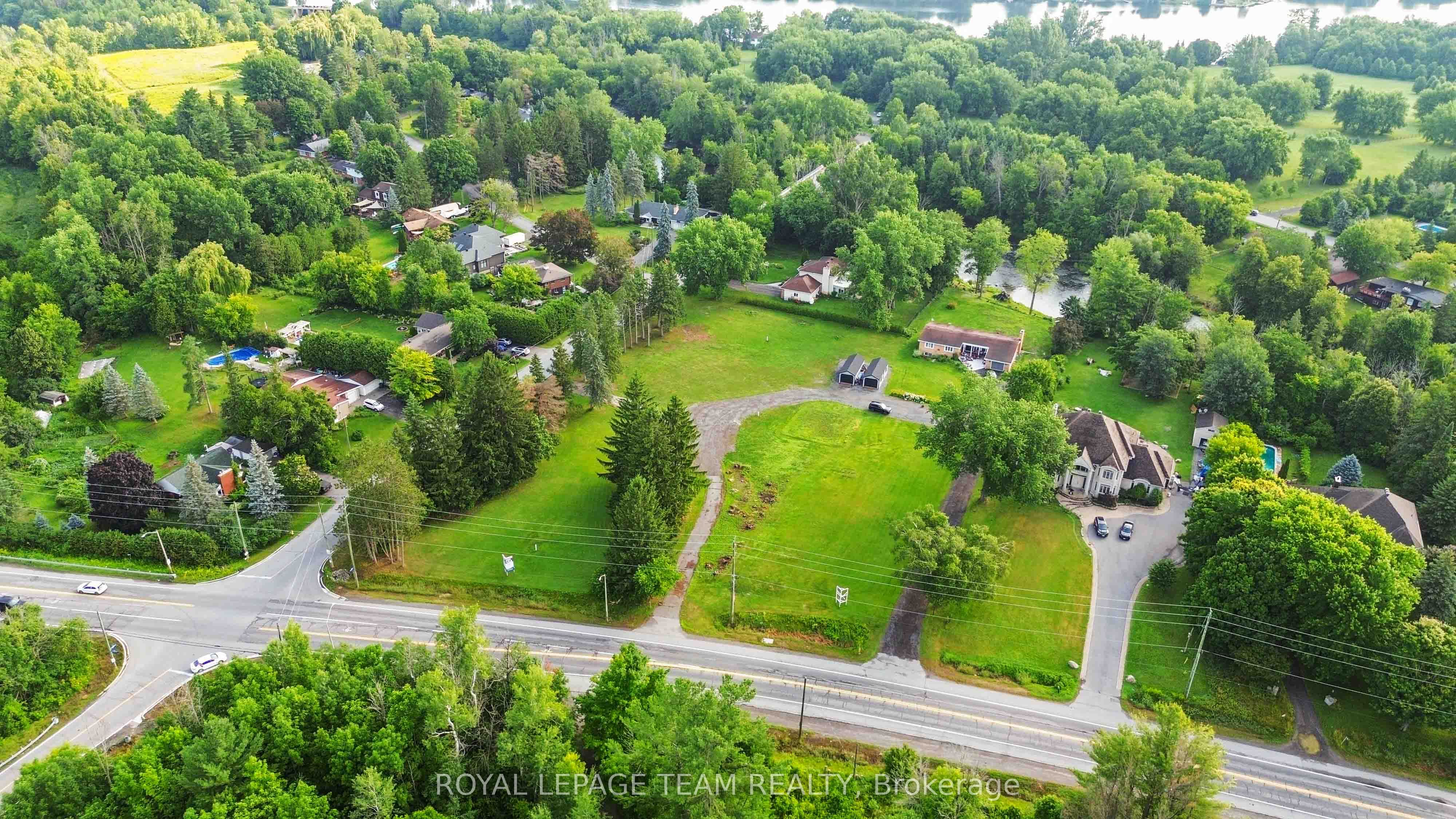 4003 Rideau Valley Drive N Property Photo 4