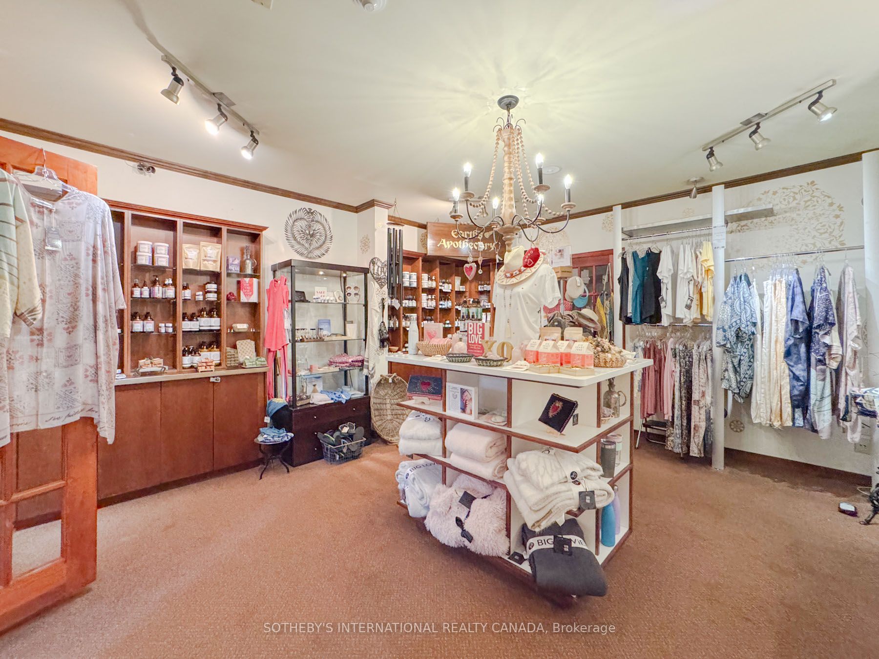 2004a Property Photo 8