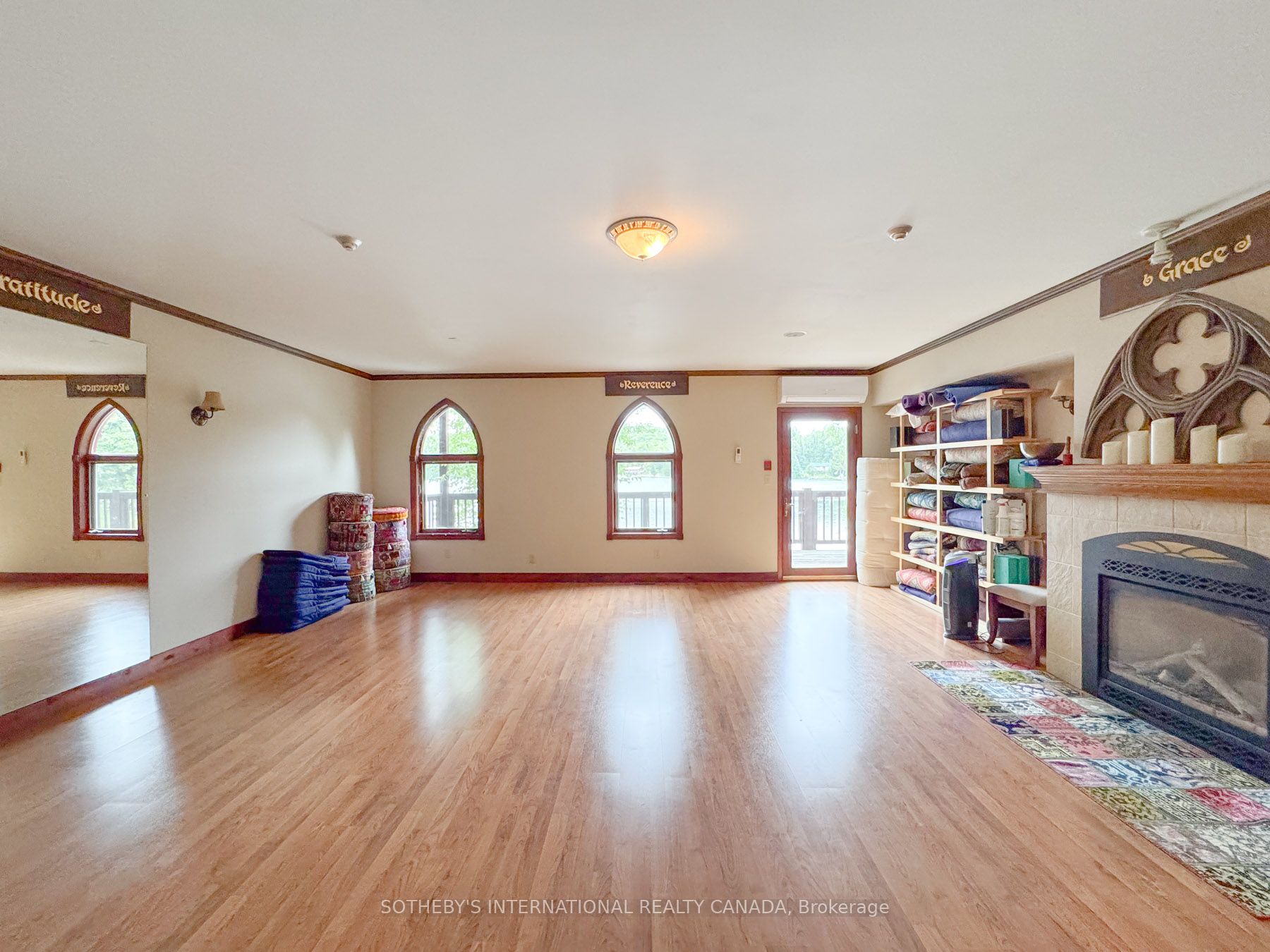 2004a Property Photo 13