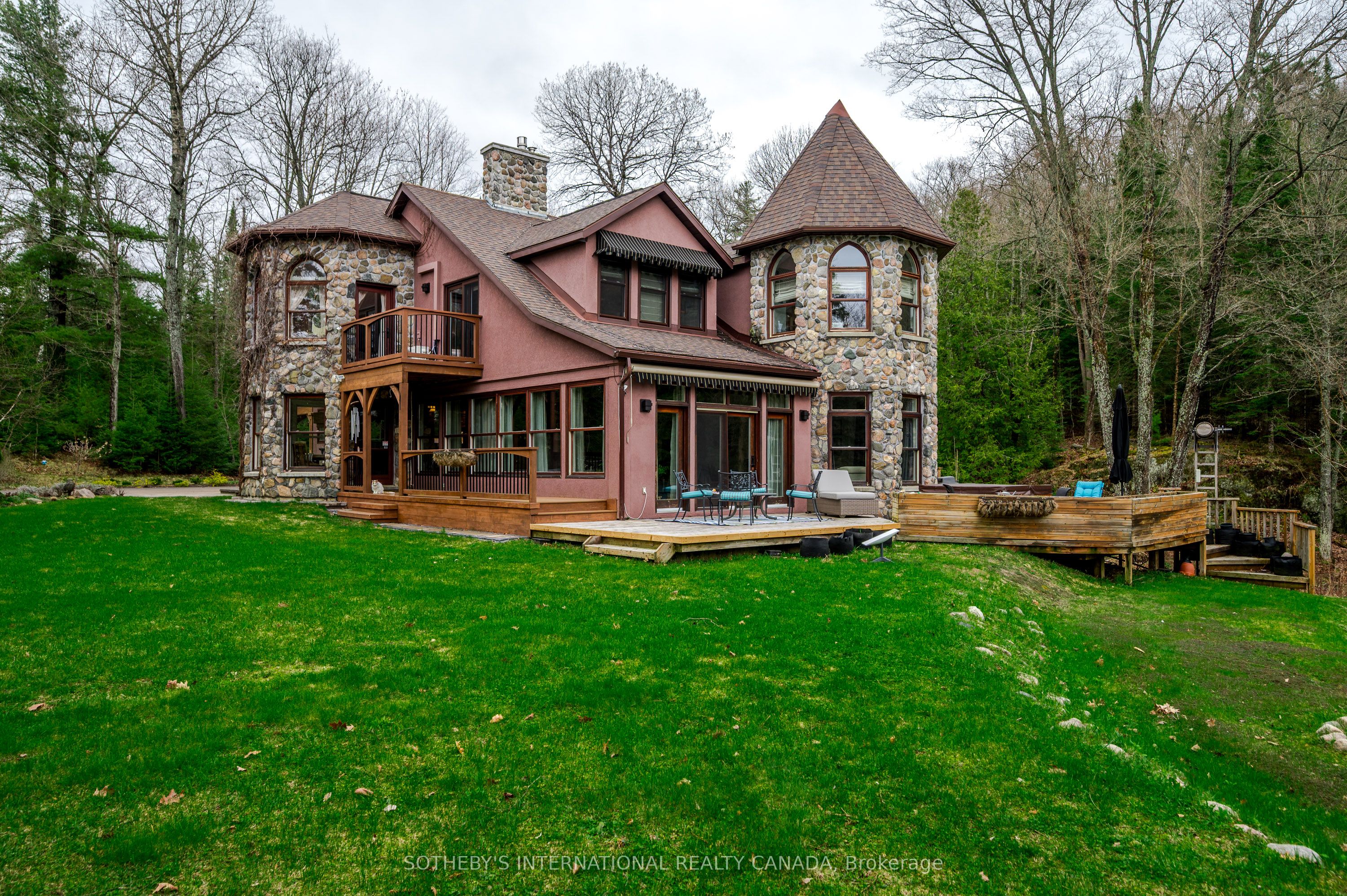 2004a Property Photo 43